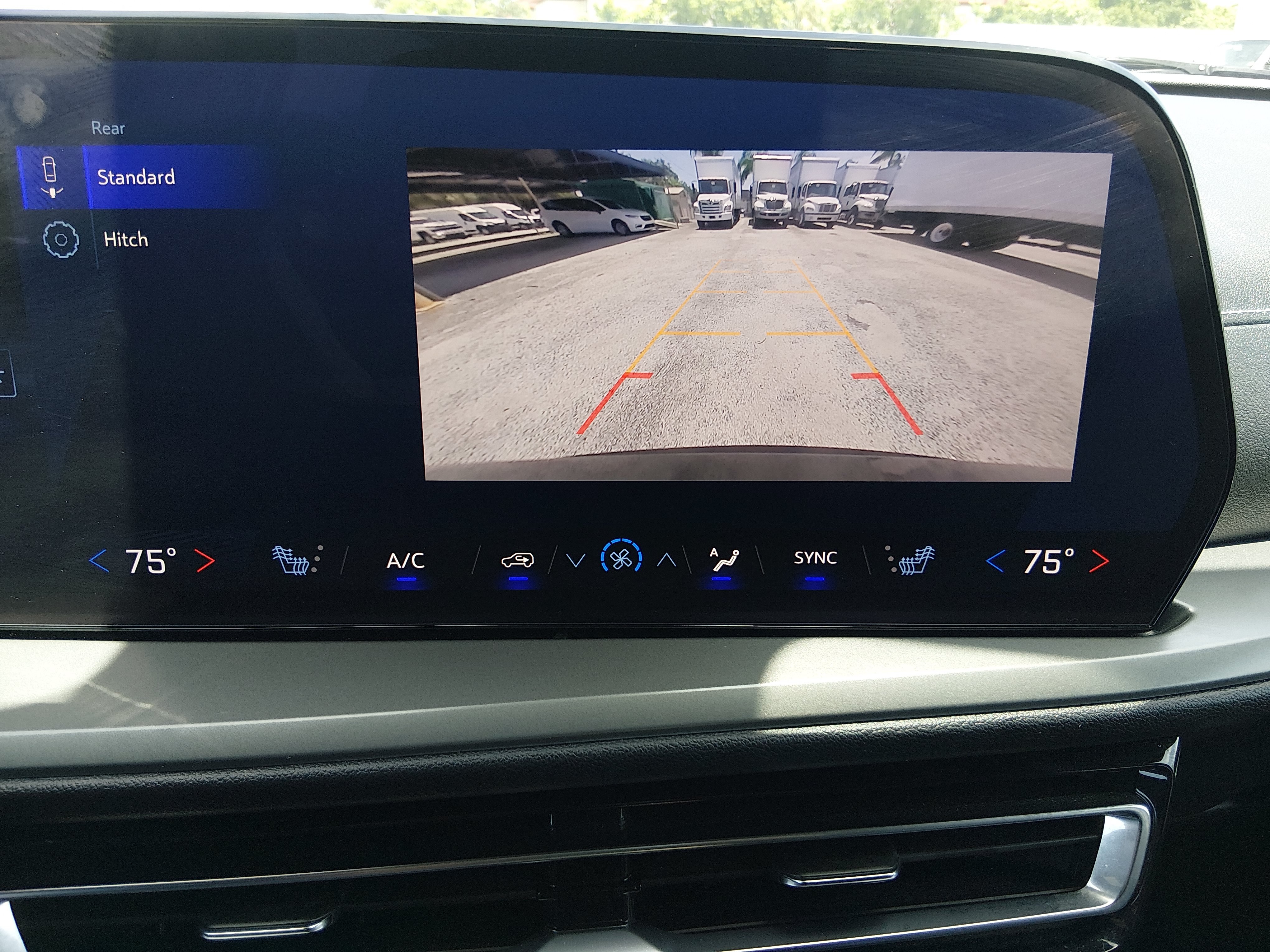 2025 Chevrolet Traverse LT - Photo 16