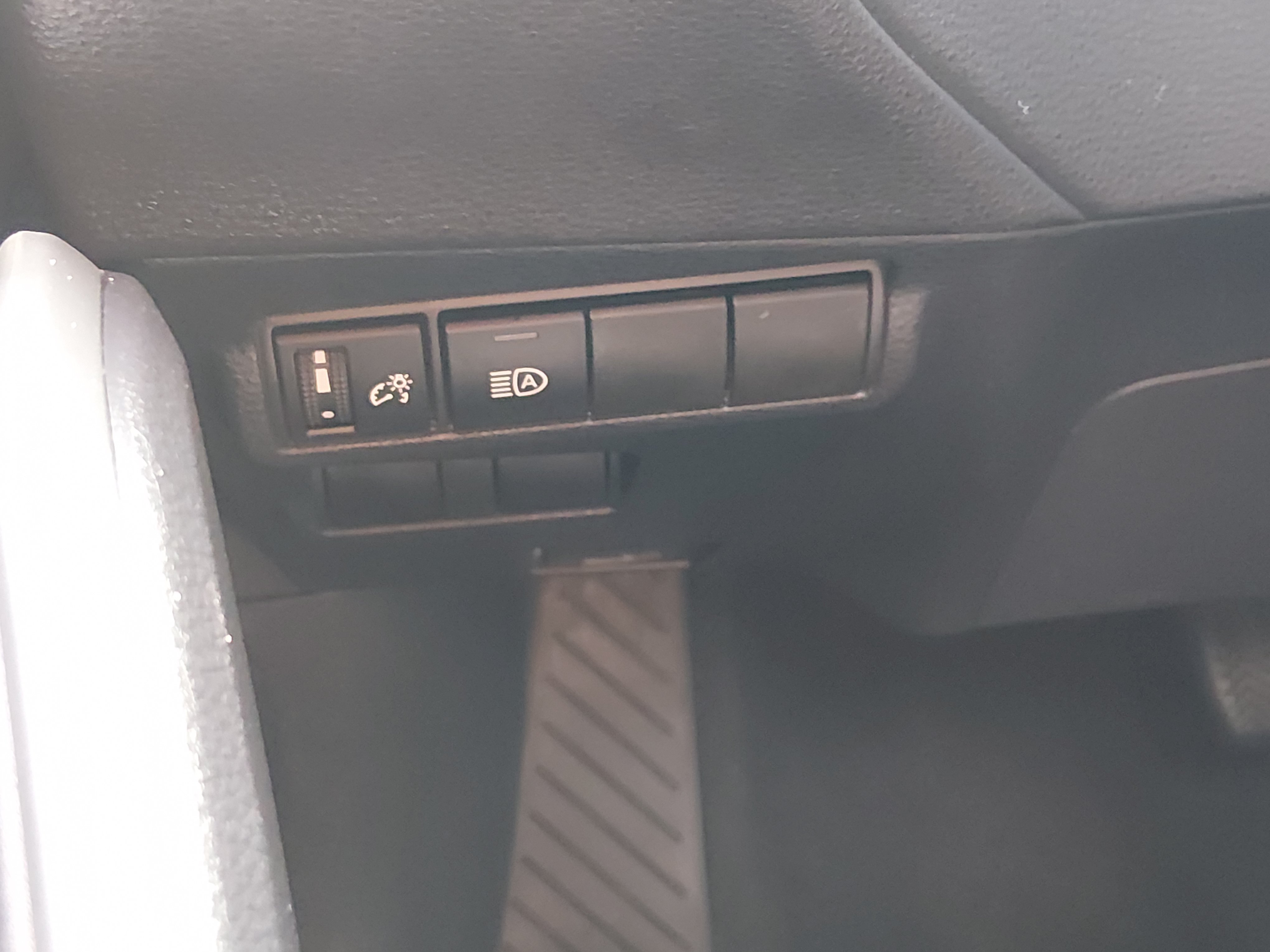 2024 Toyota Corolla Cross XLE - Photo 13