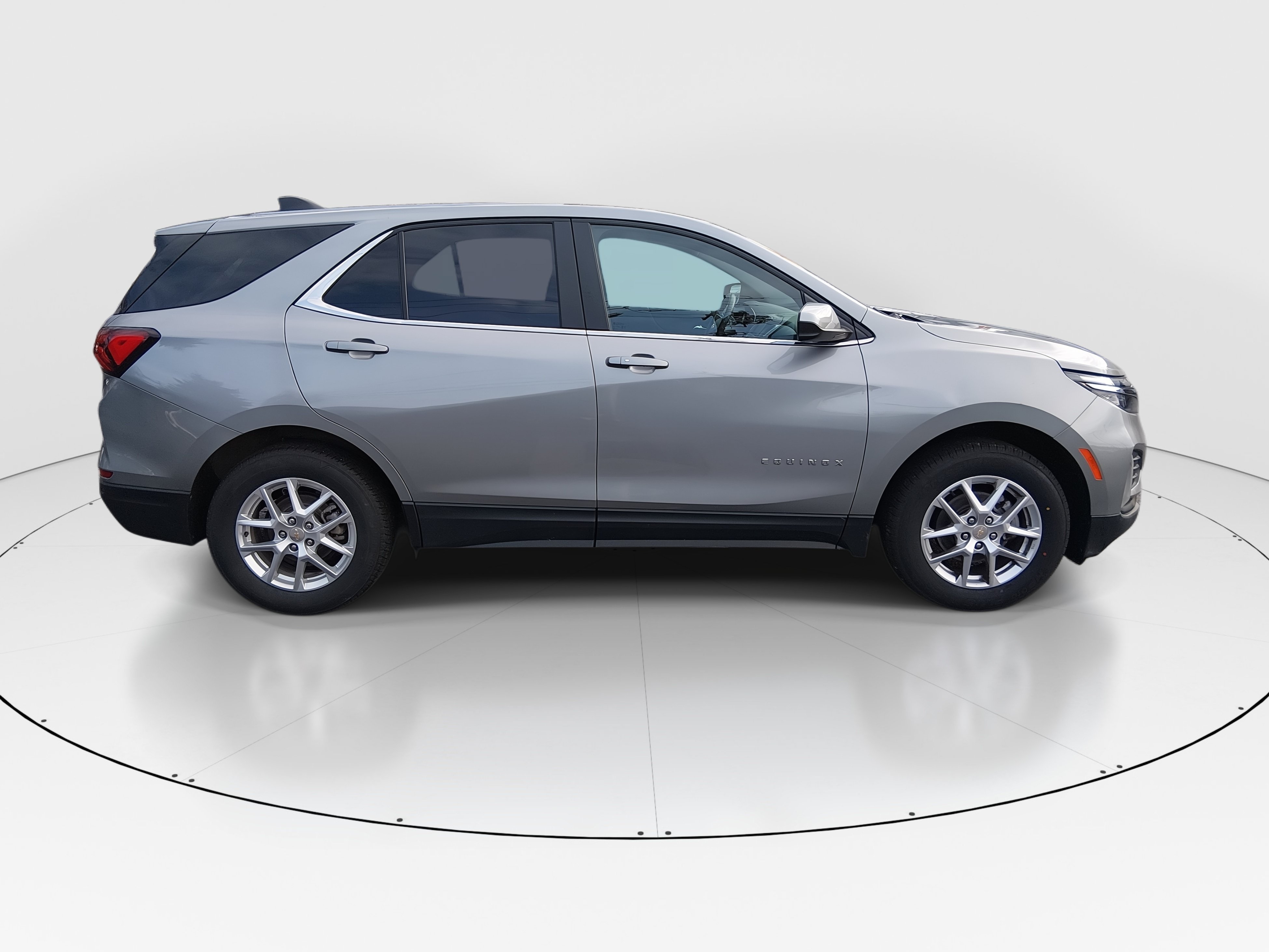 2024 Chevrolet Equinox LT - Photo 8