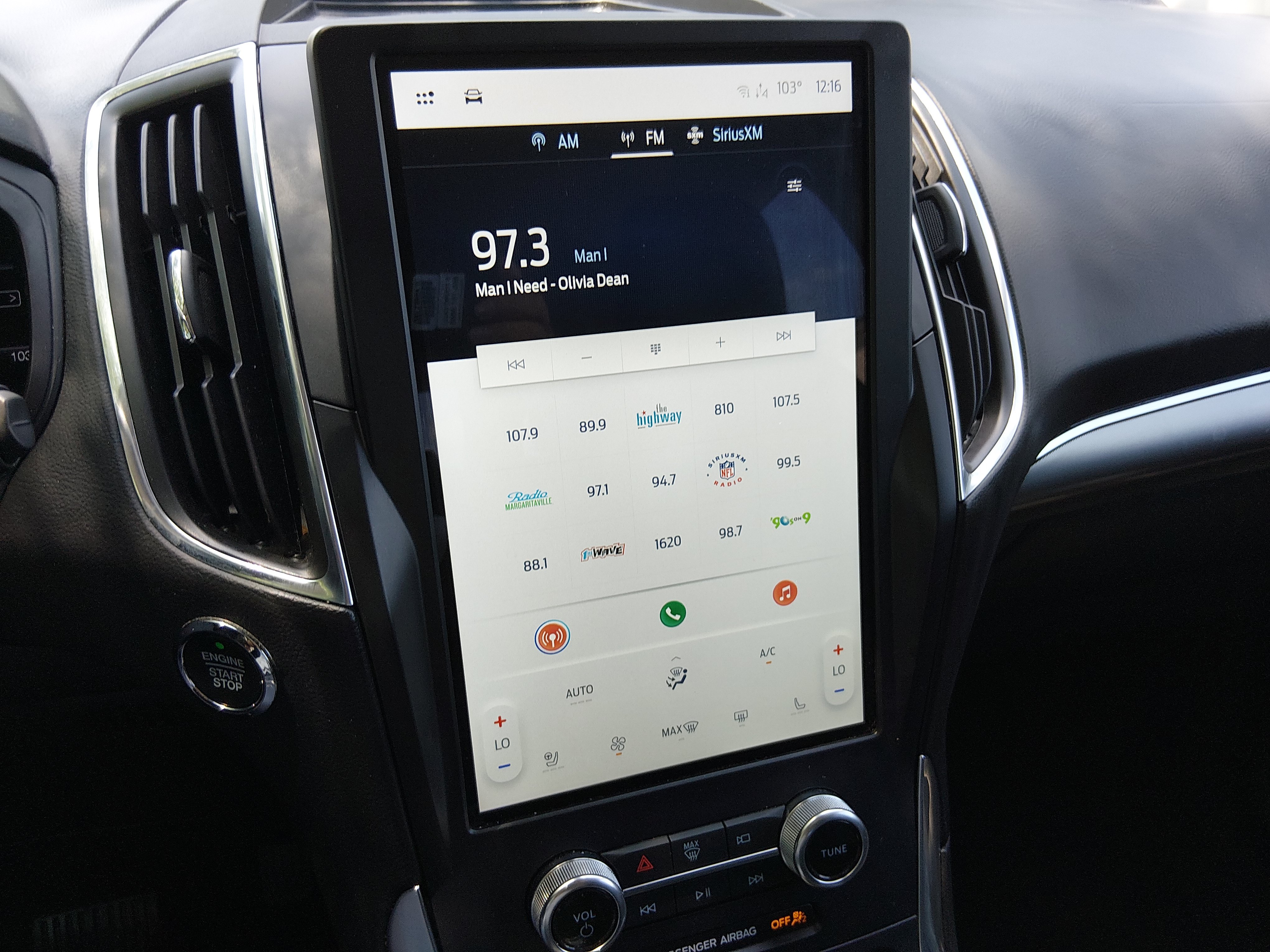 2024 Ford Edge Titanium - Photo 17