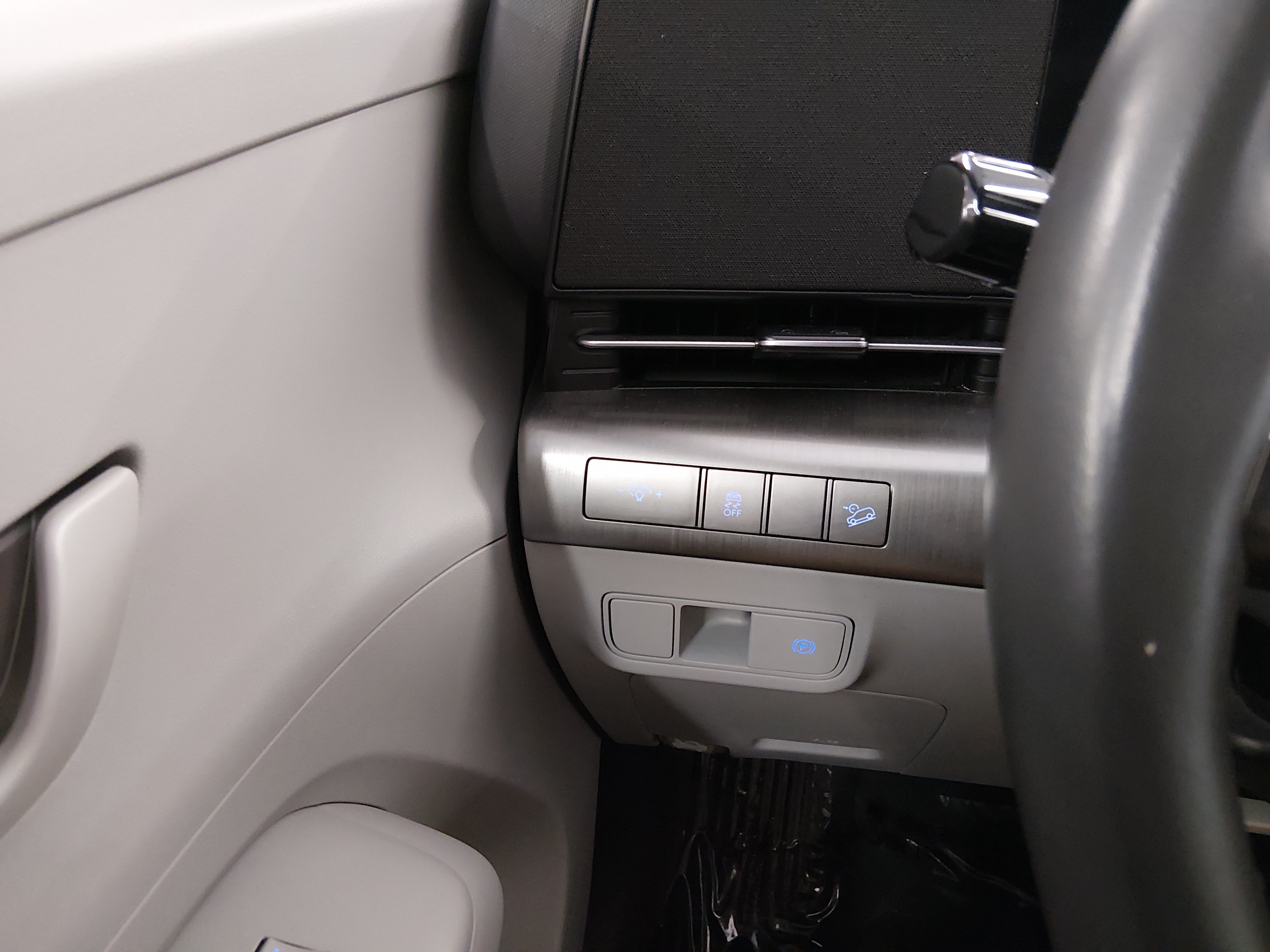 2025 Hyundai Kona SEL - Photo 13