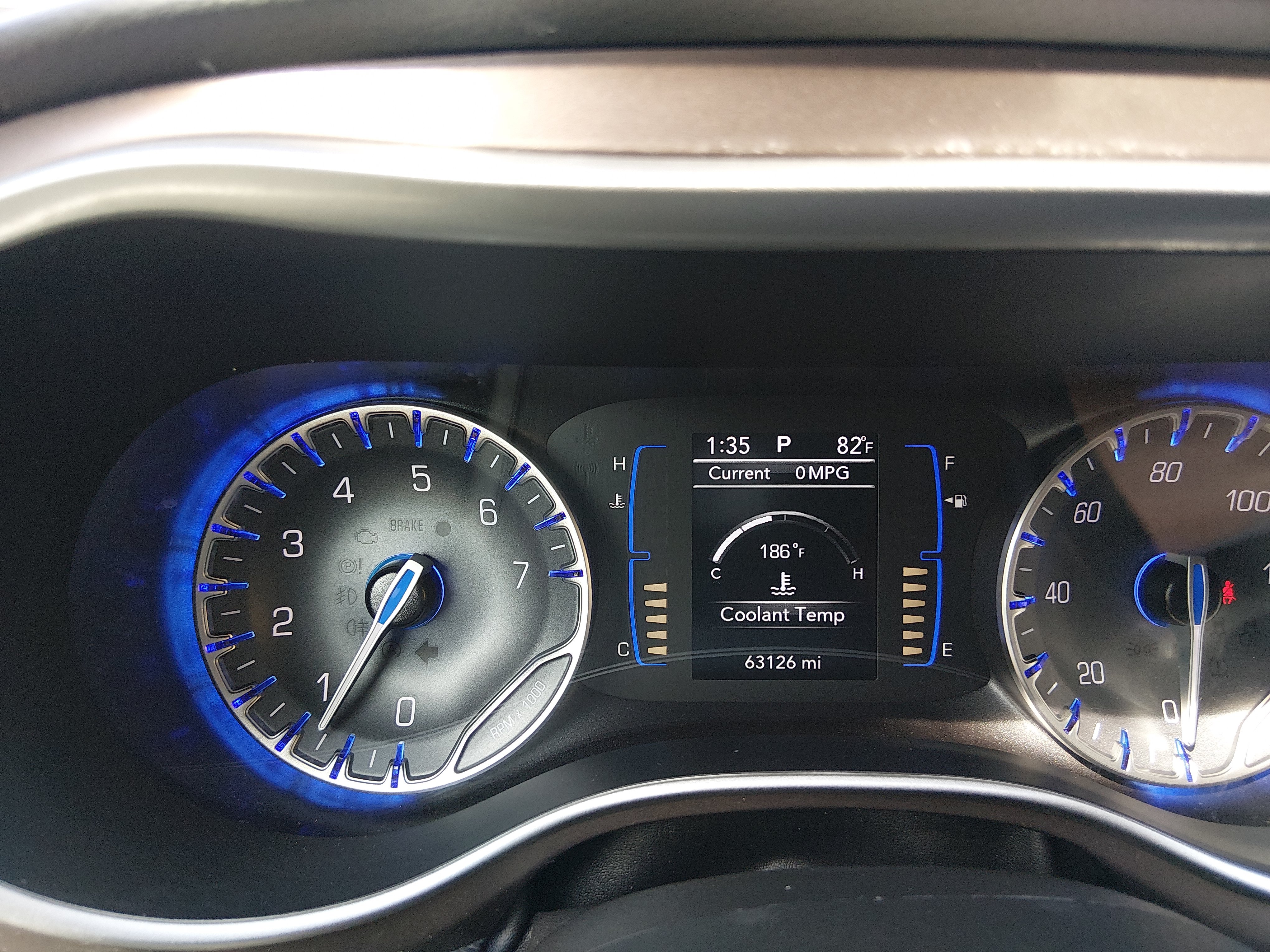 2023 Chrysler Voyager LX - Photo 14
