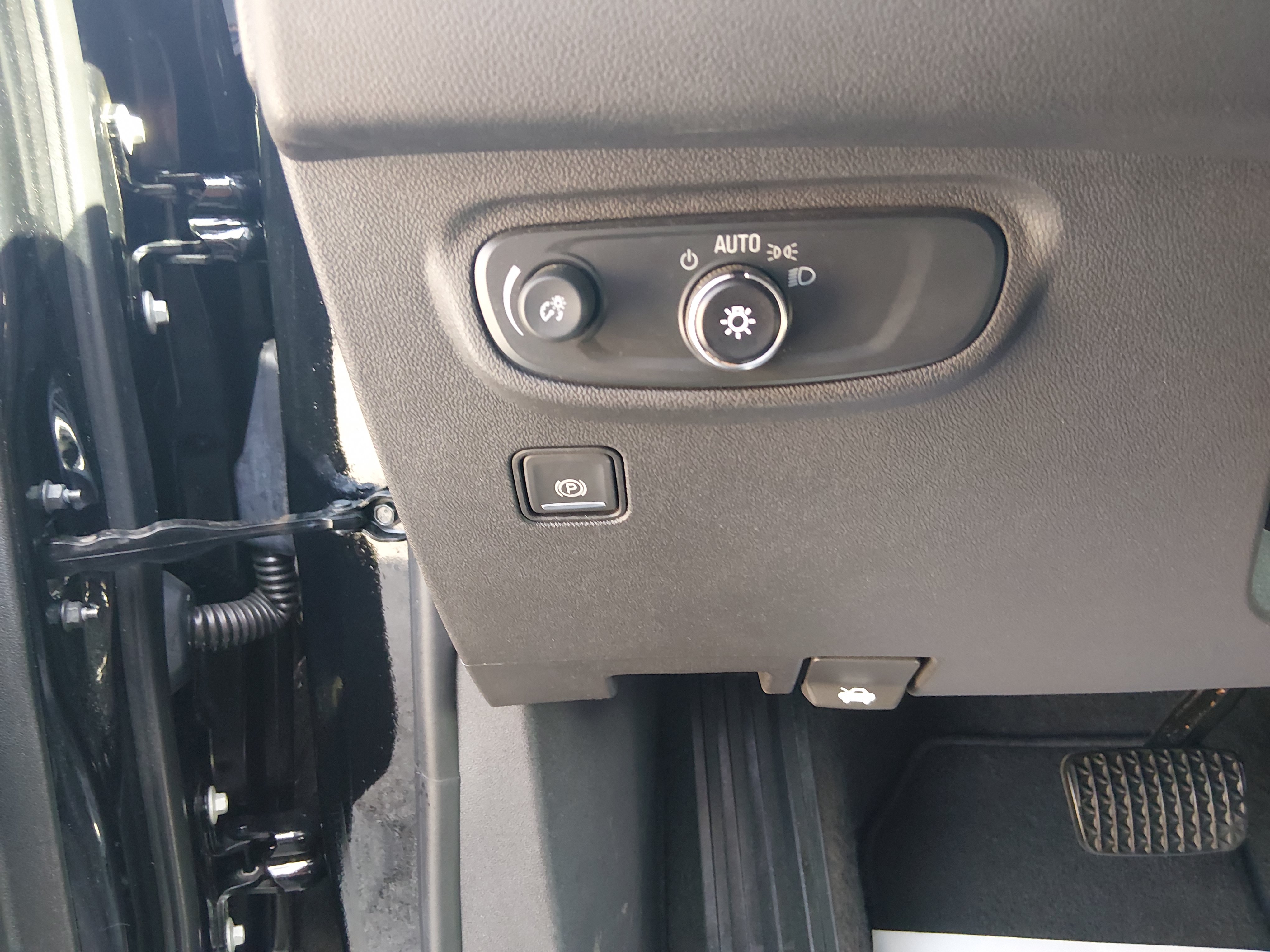 2024 GMC Terrain SLE - Photo 13