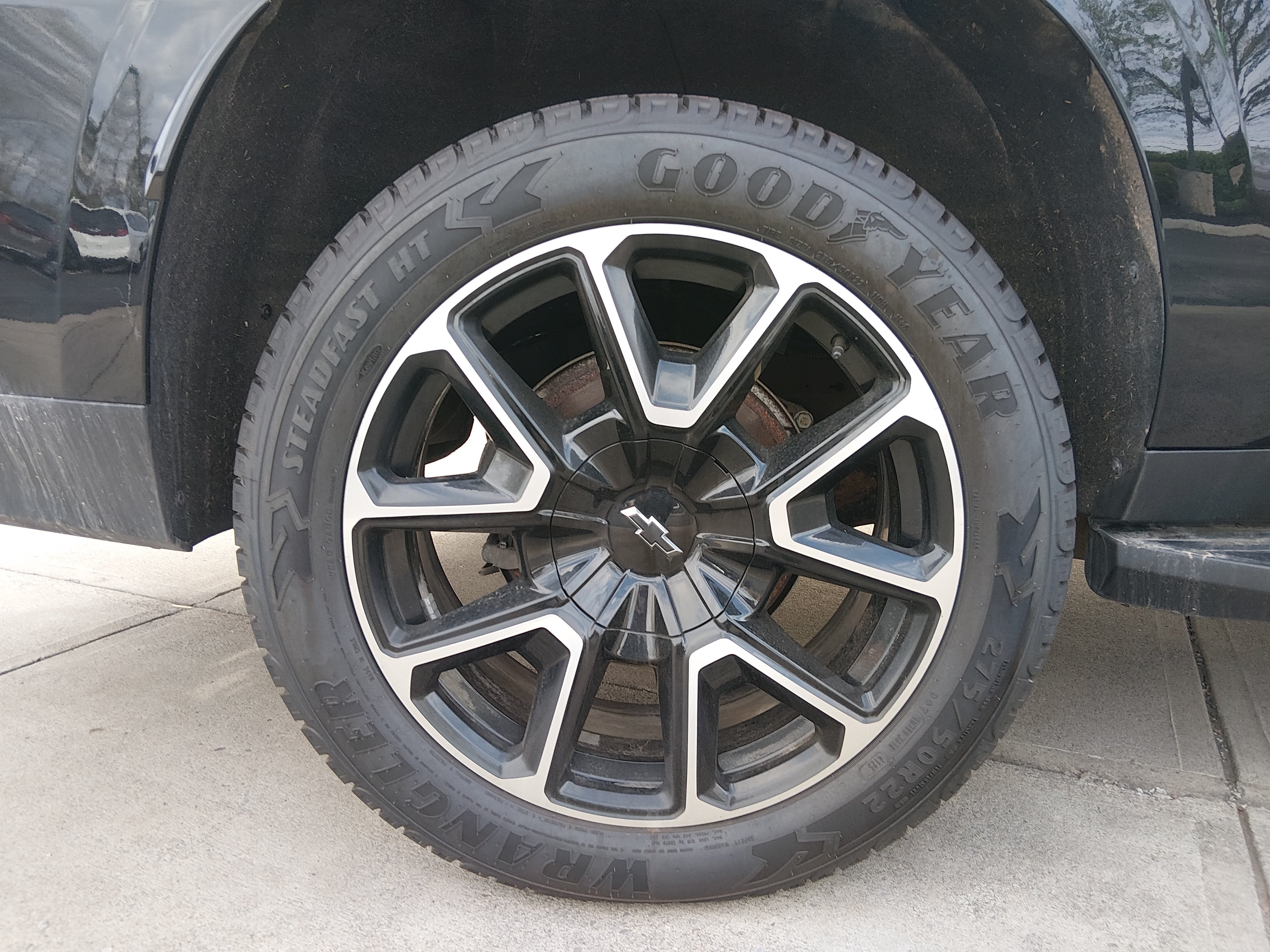 2024 Chevrolet Suburban RST - Photo 10