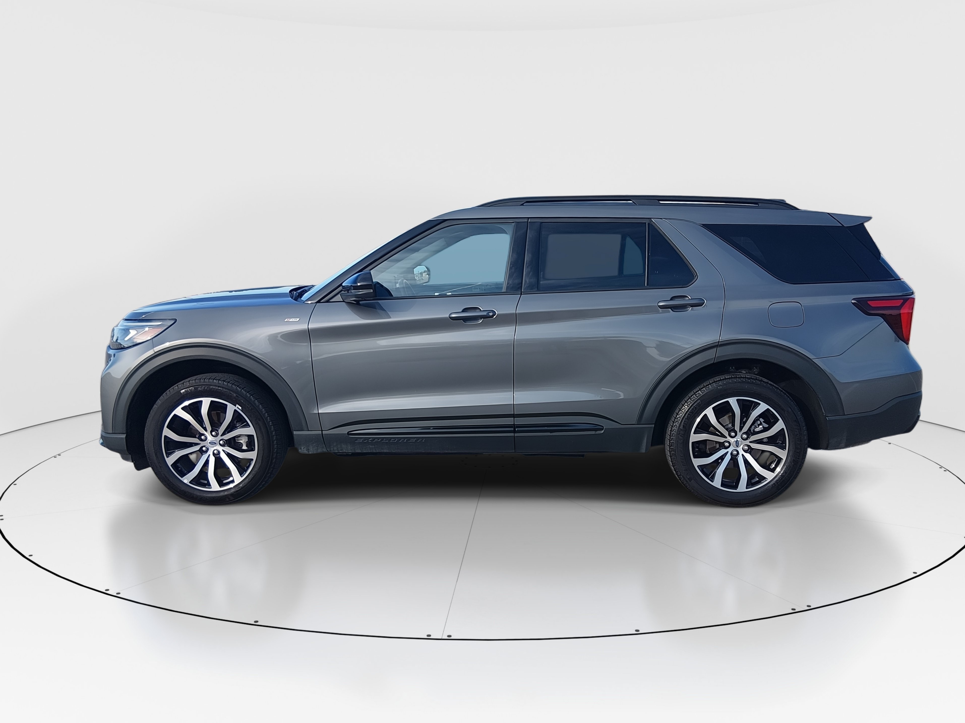 2025 Ford Explorer 4