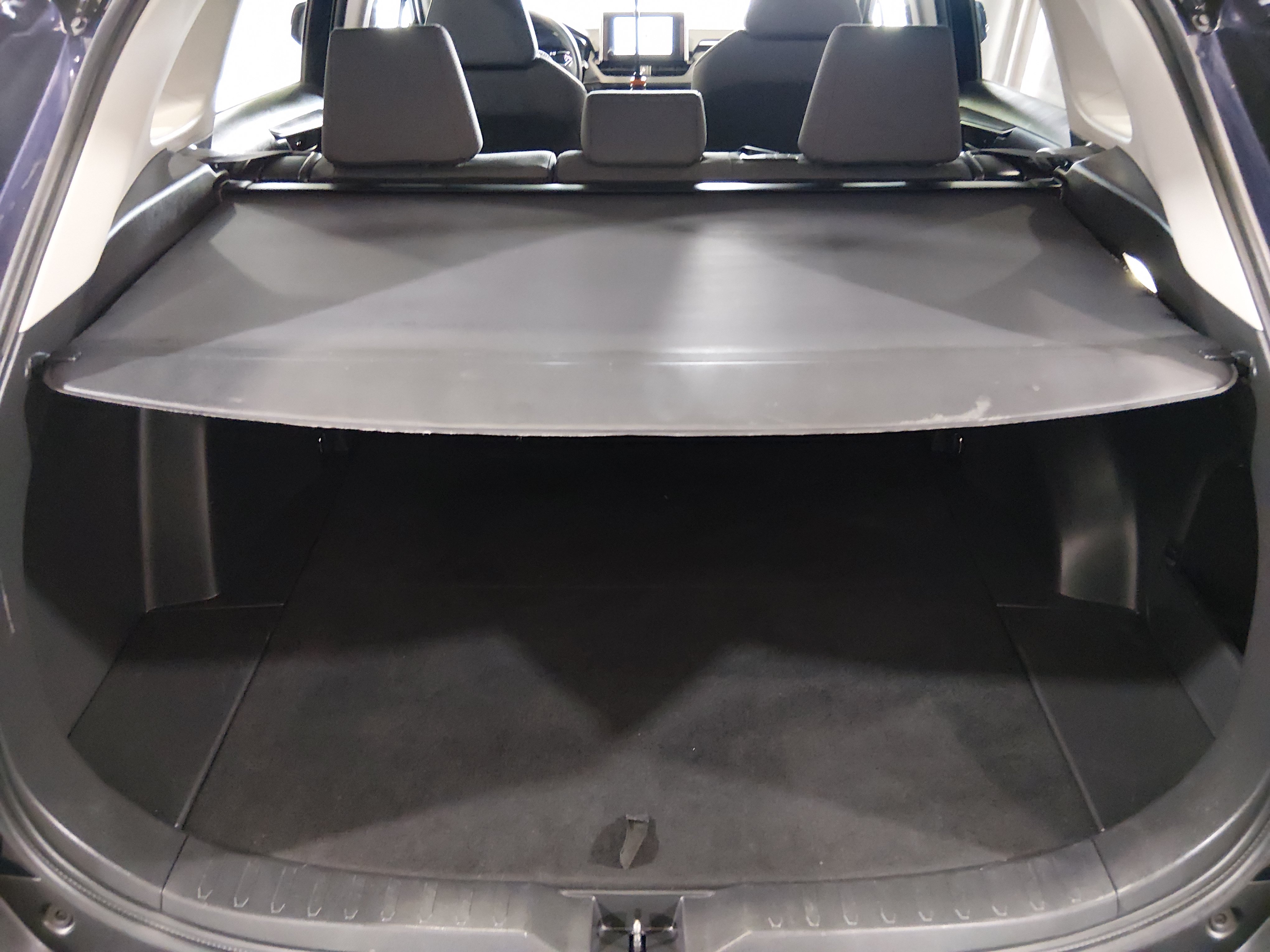 2025 Toyota RAV4 XLE - Photo 11