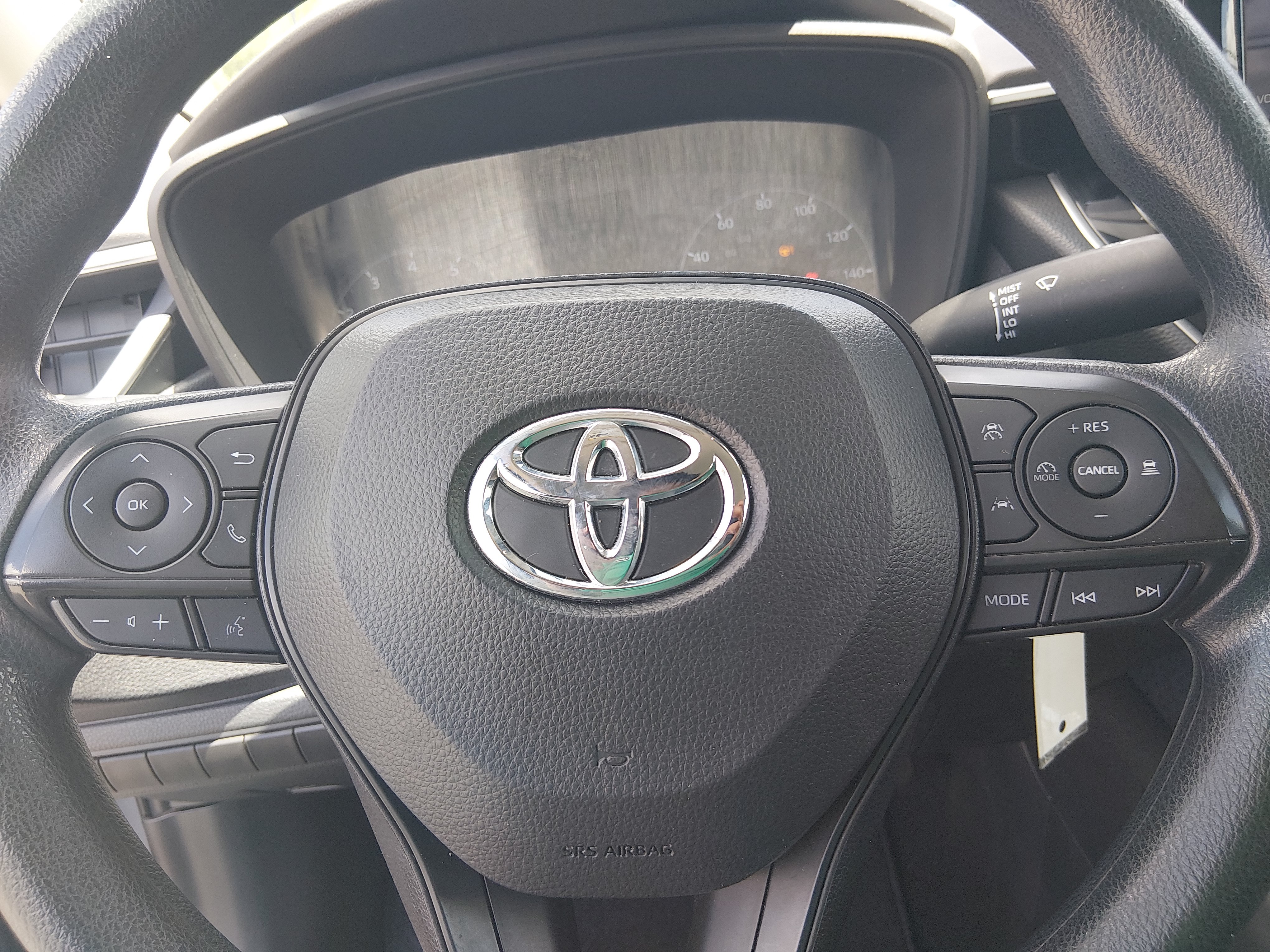 2023 Toyota Corolla LE - Photo 12
