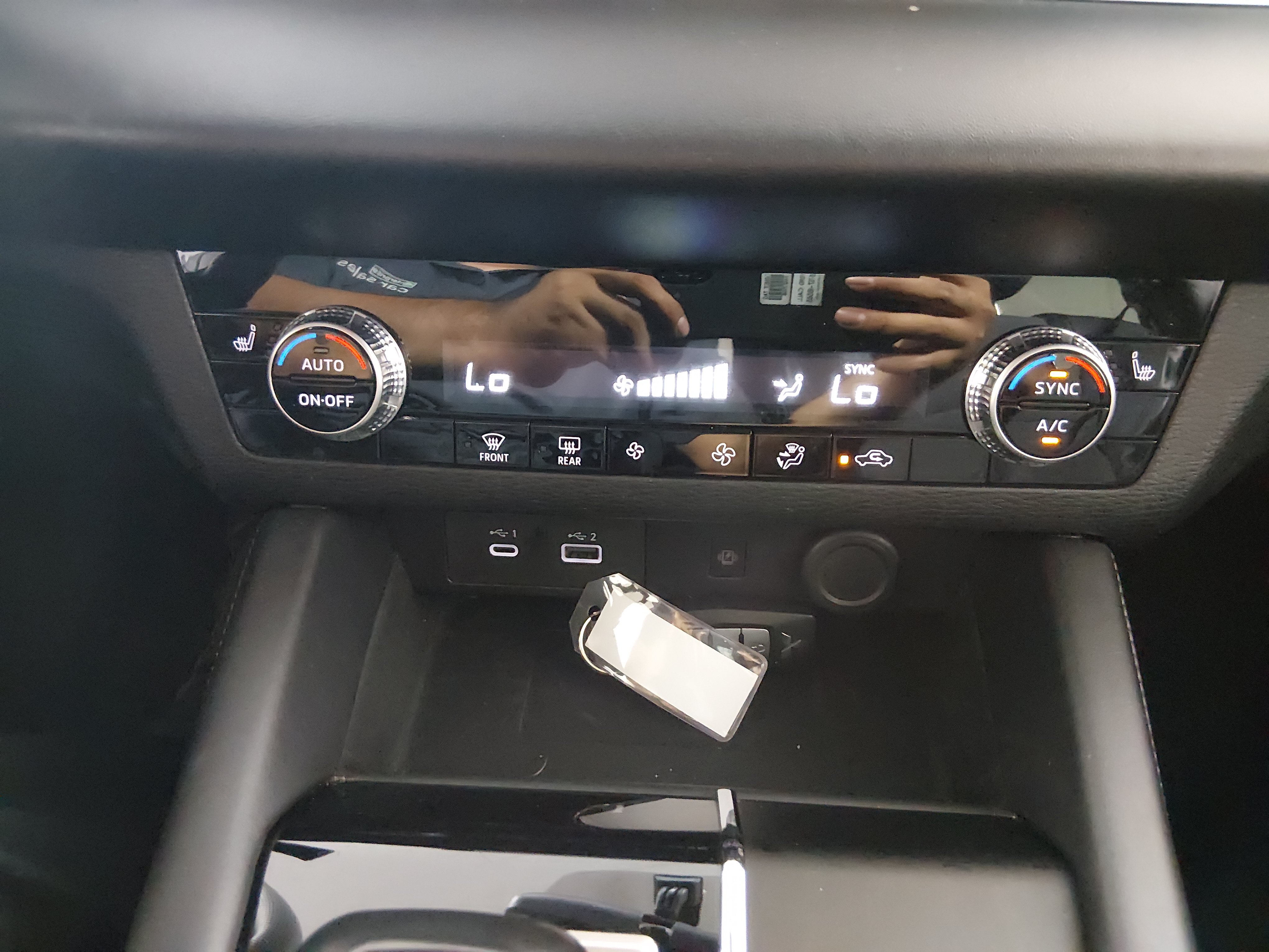 2024 Mitsubishi Outlander SE - Photo 18