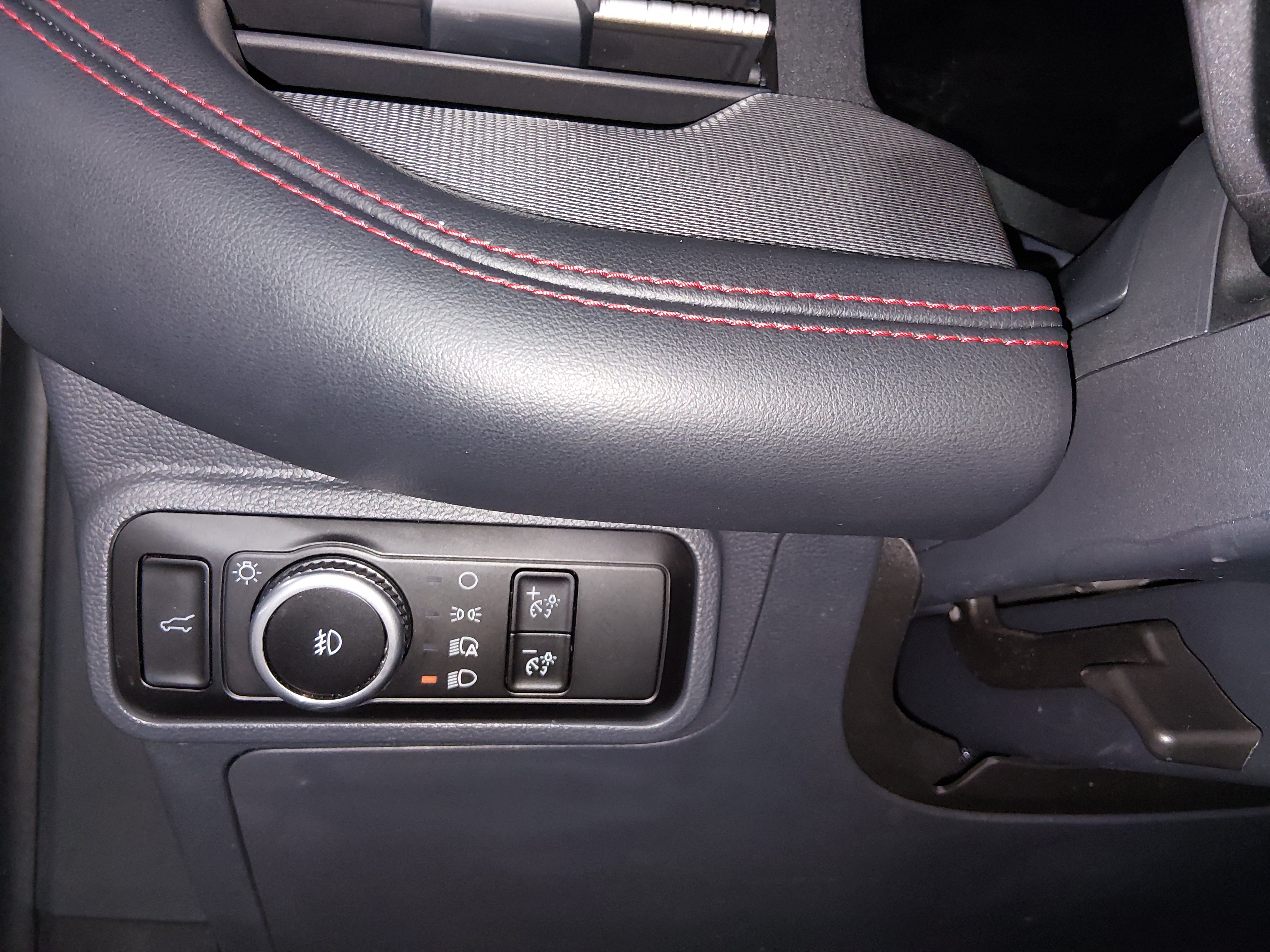 2025 Ford Explorer ST-LINE - Photo 13