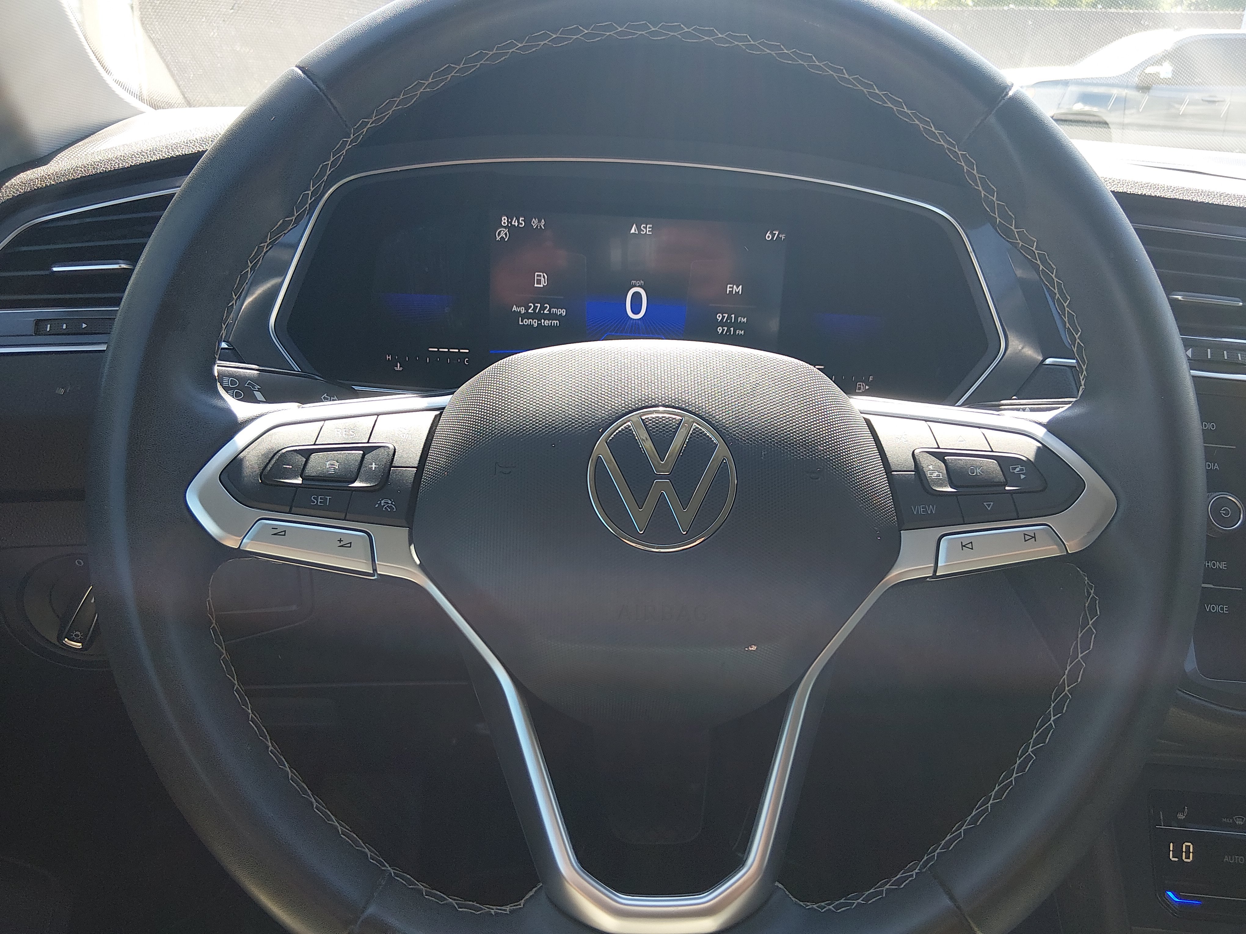 2023 Volkswagen Tiguan SE - Photo 12