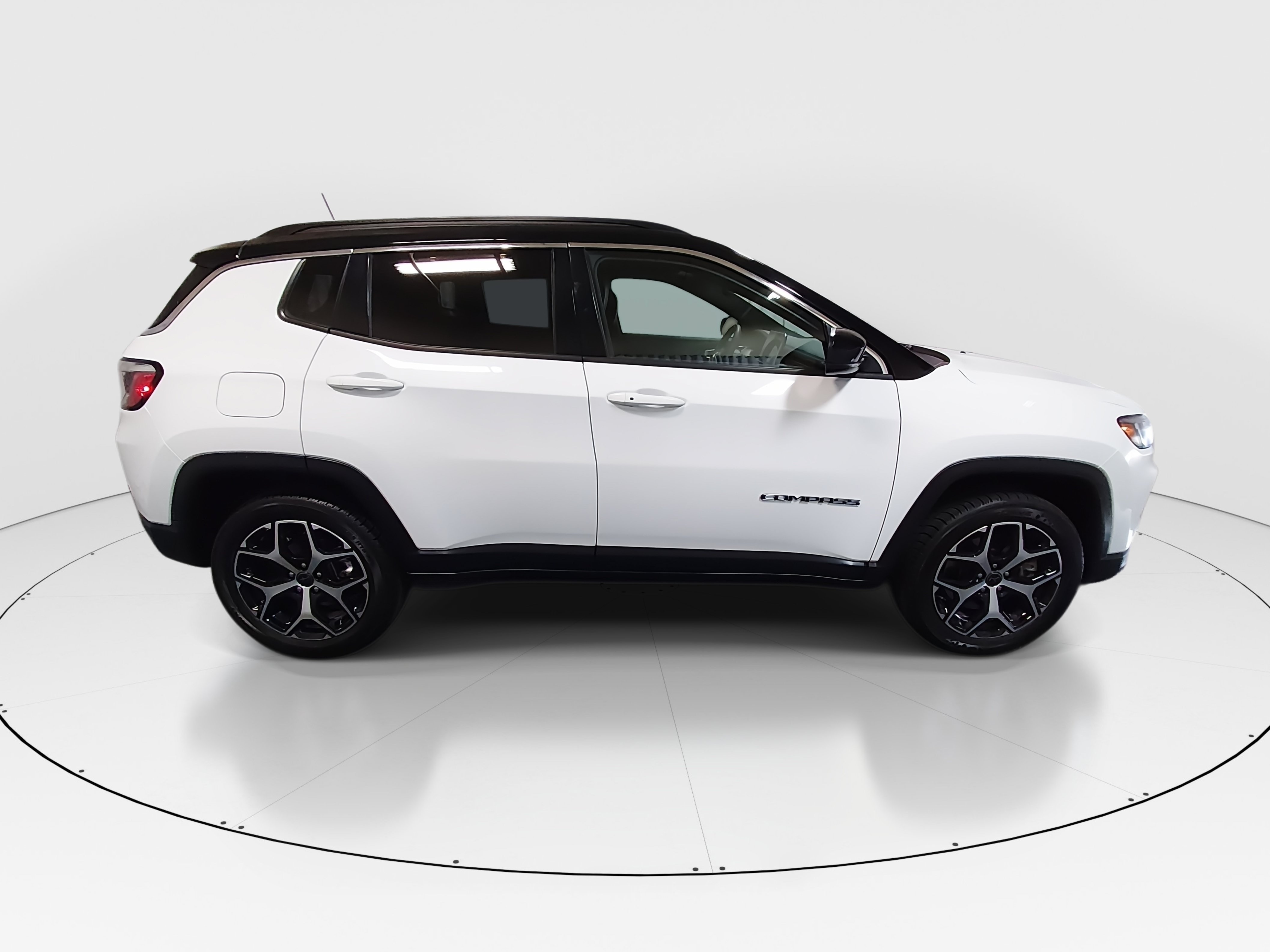 2025 Jeep Compass Limited - Photo 8