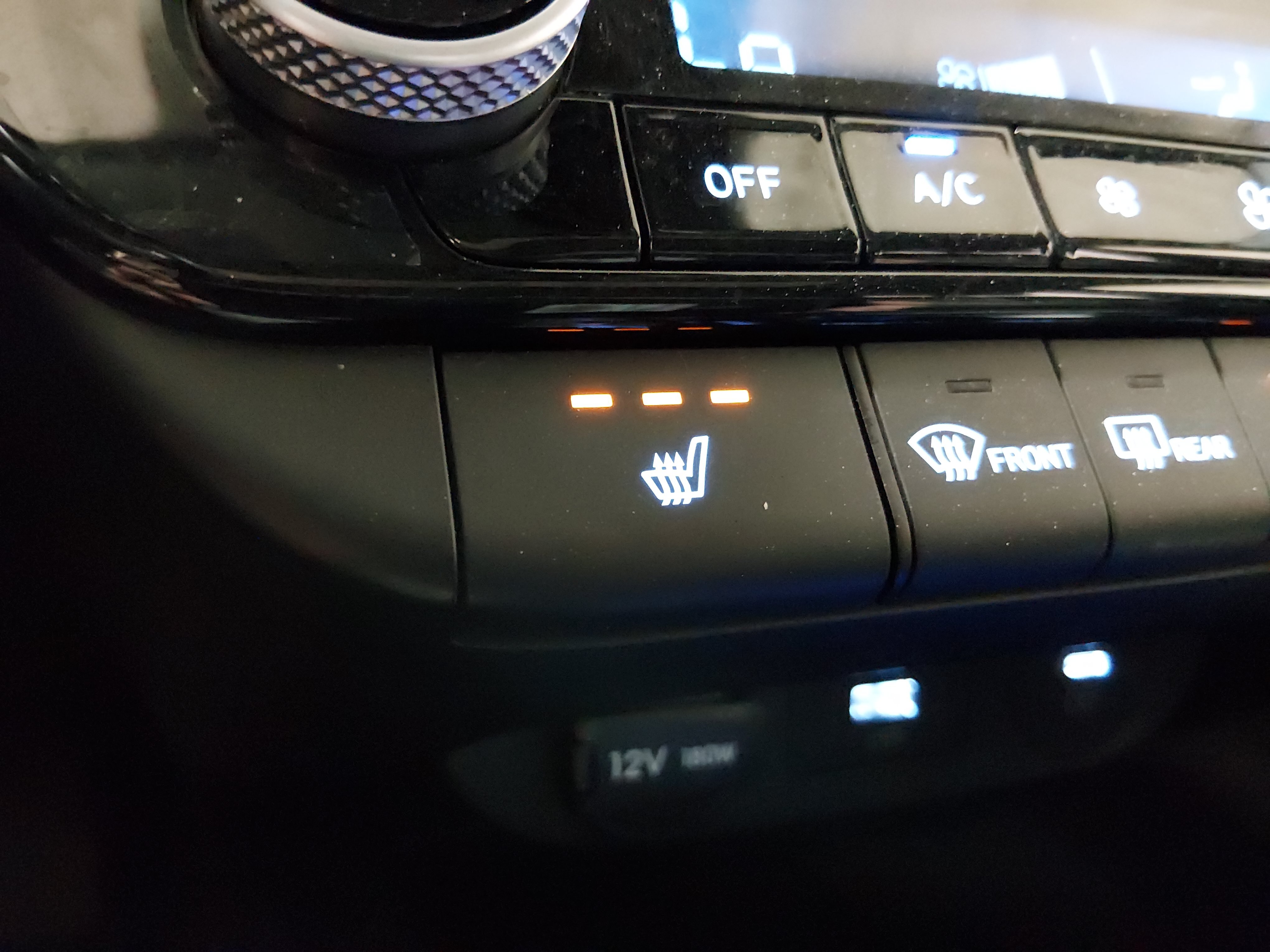 2024 Hyundai Elantra Limited - Photo 19