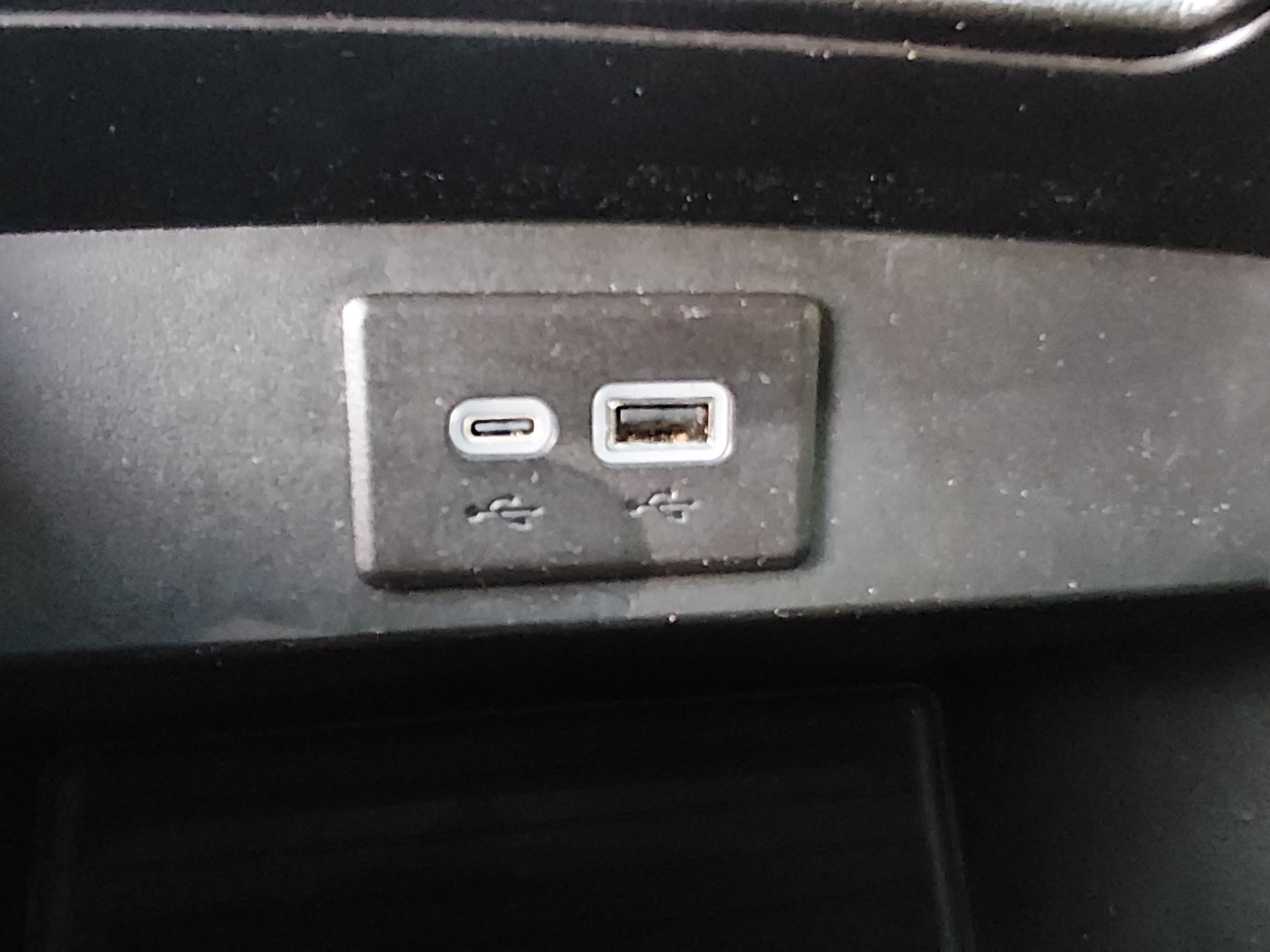 2024 Chevrolet Suburban LT - Photo 21