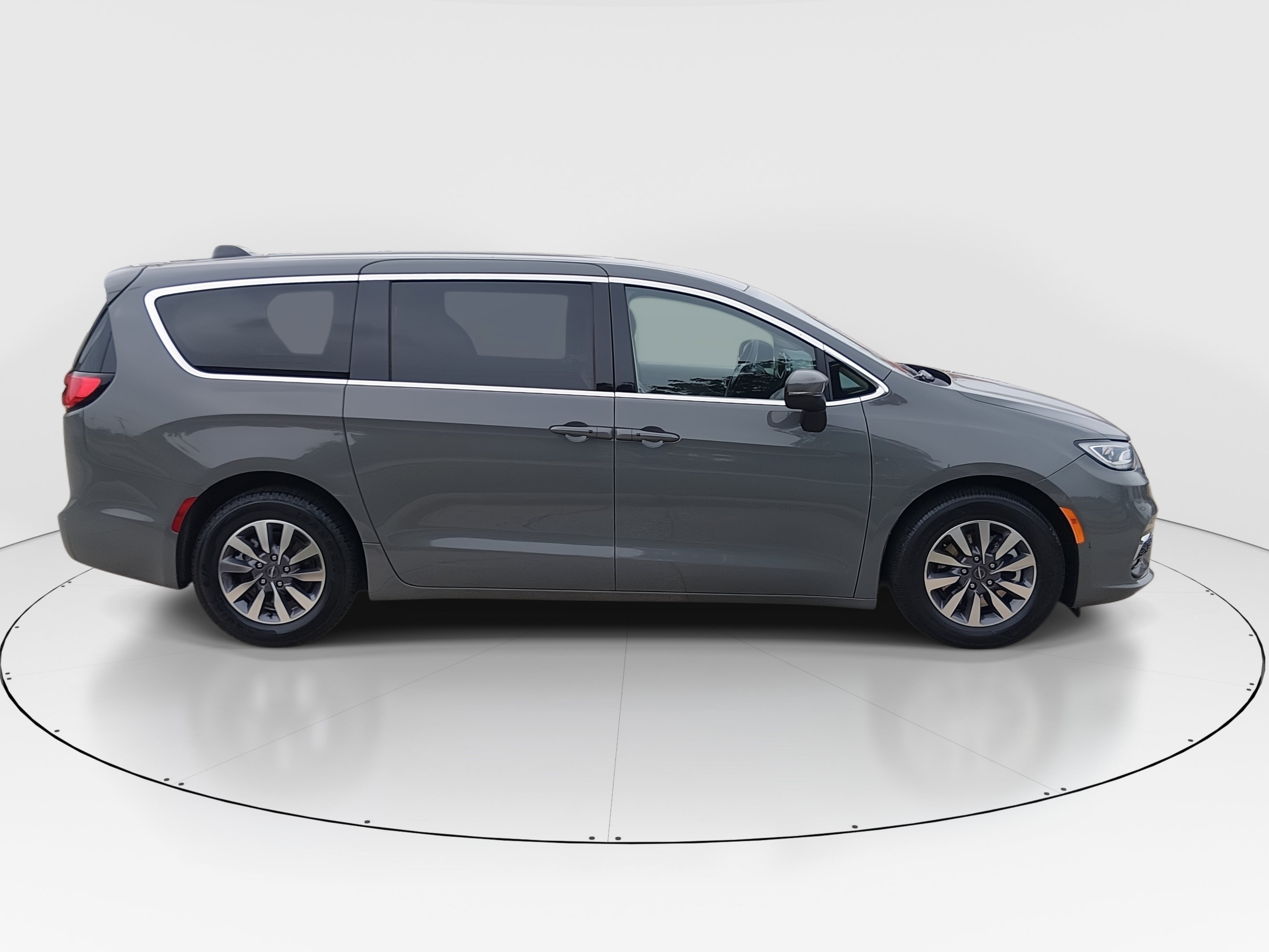 2023 Chrysler Pacifica Hybrid Touring L - Photo 8