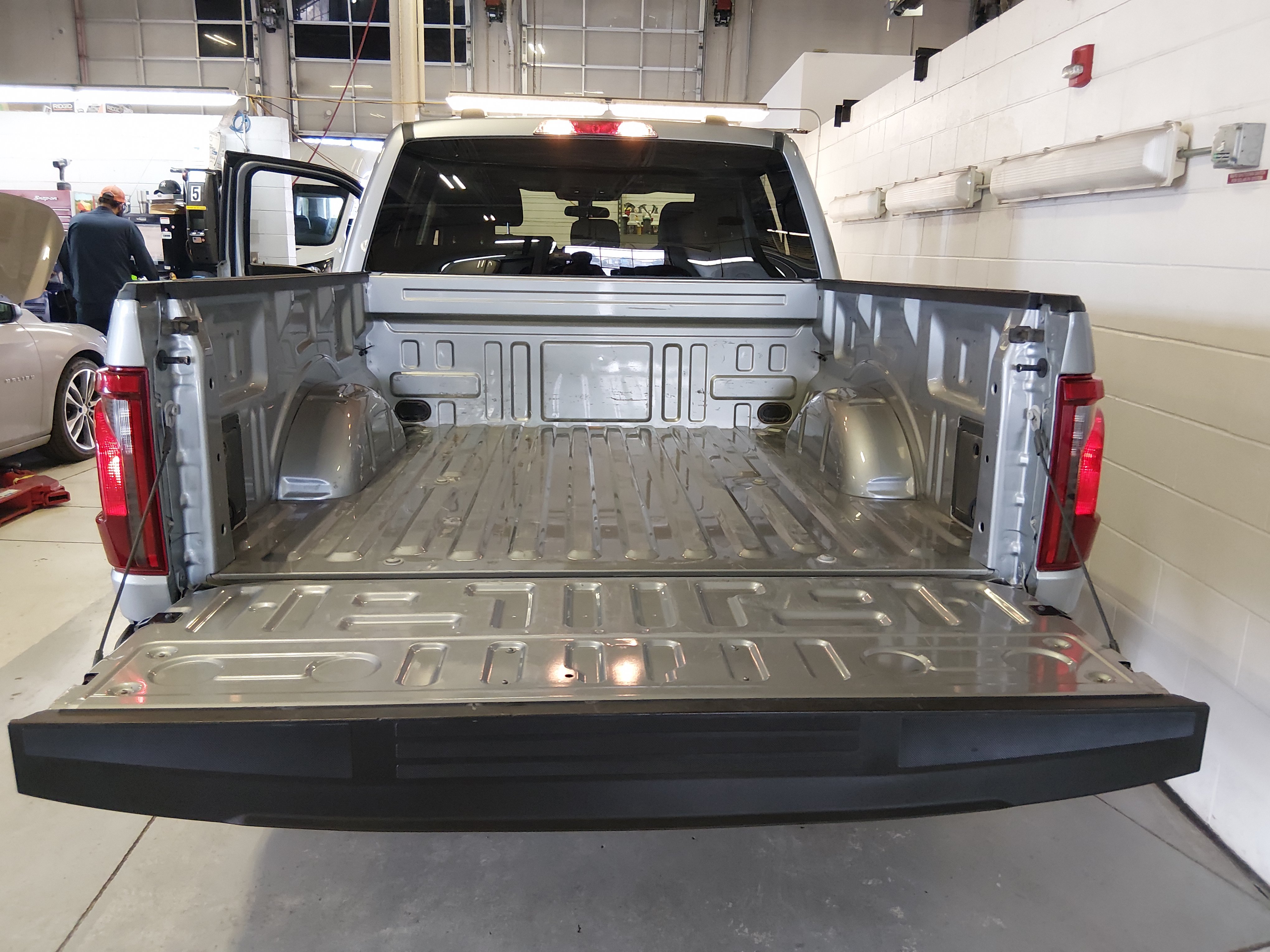 2025 Ford F-150 XLT - Photo 11