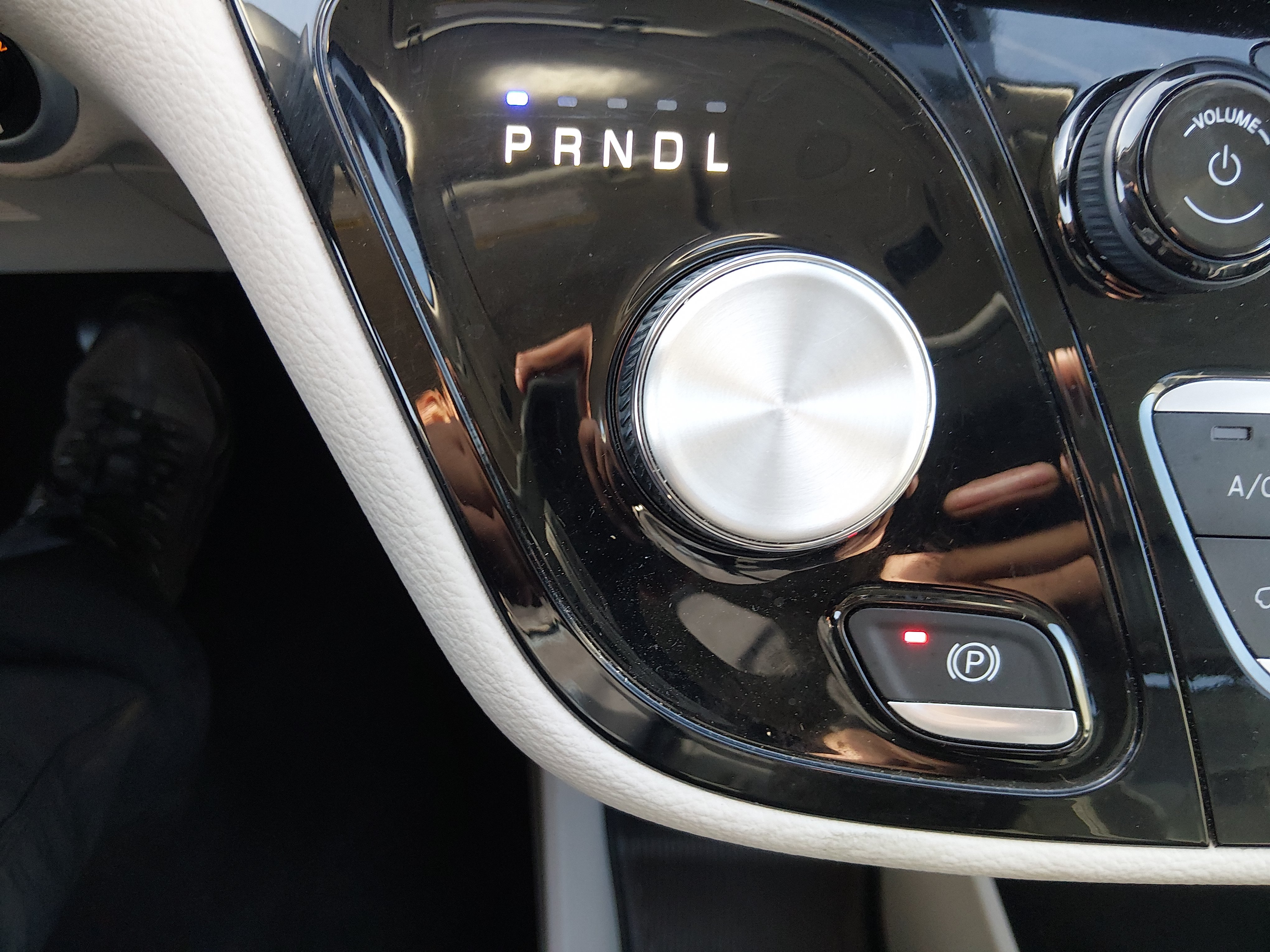 2023 Chrysler Pacifica Hybrid Touring L - Photo 16