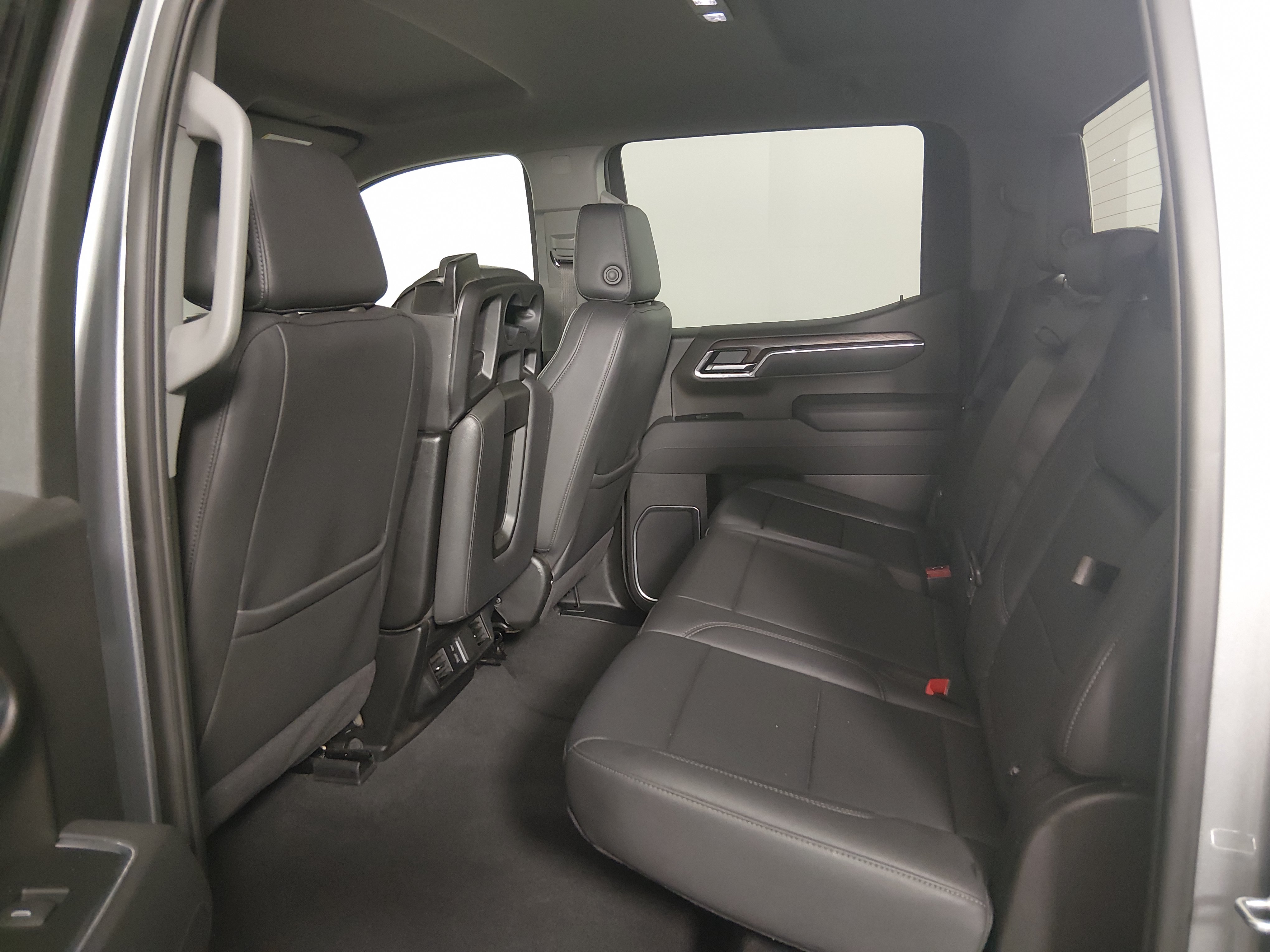 2025 GMC Sierra 1500 SLT - Photo 21