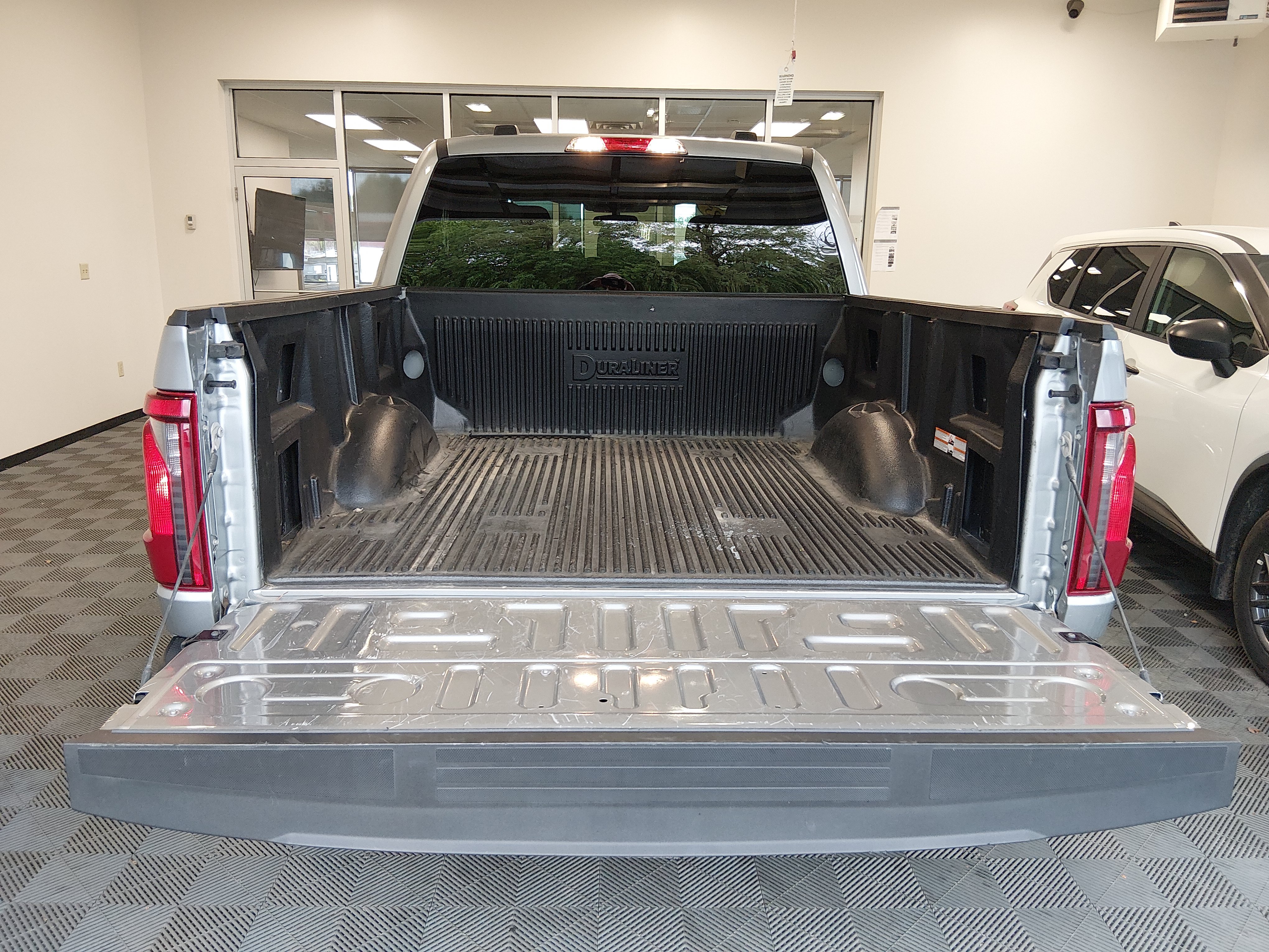 2025 Ford F-150 XLT - Photo 11