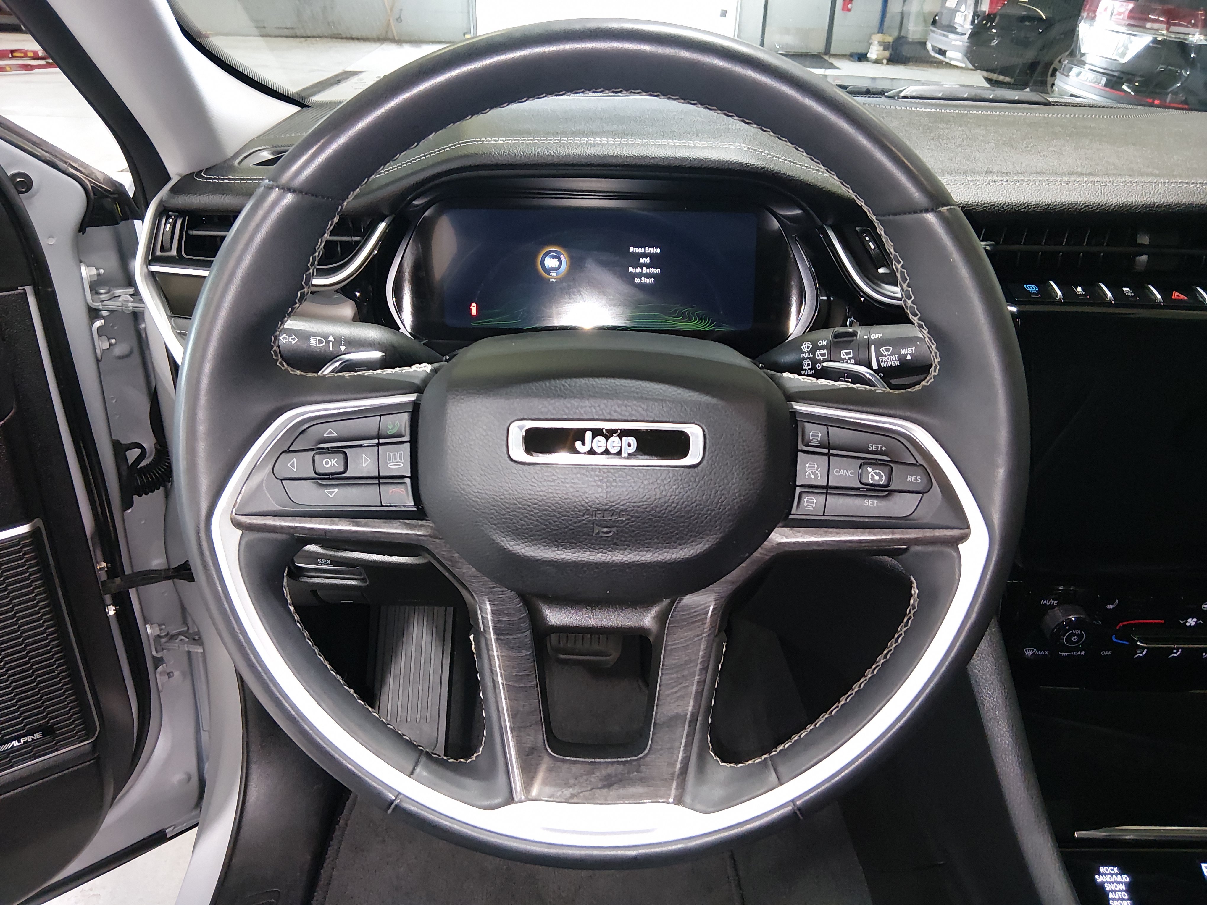2024 Jeep Grand Cherokee 4xe - Photo 12