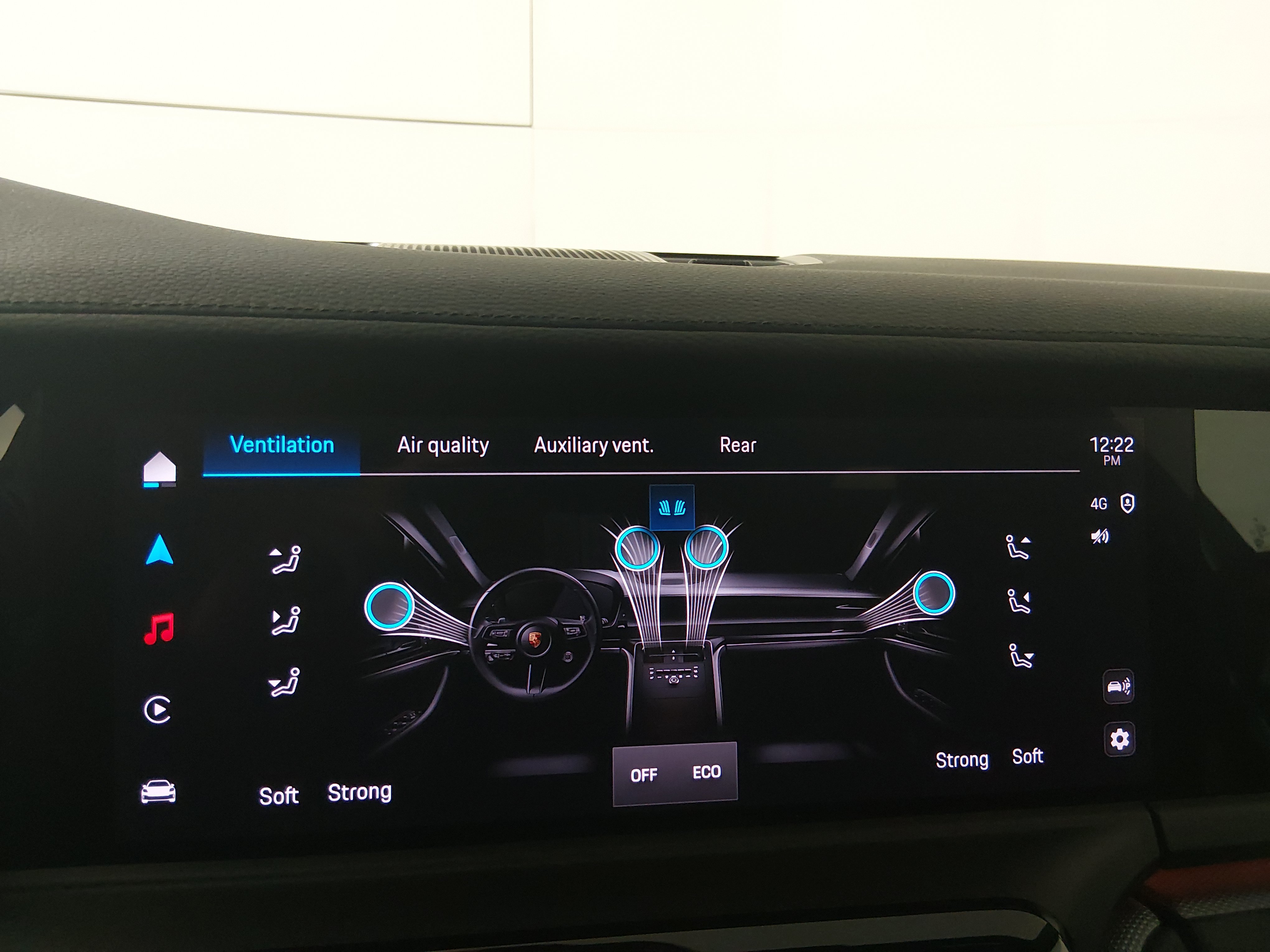 2025 Porsche Panamera Base - Photo 18