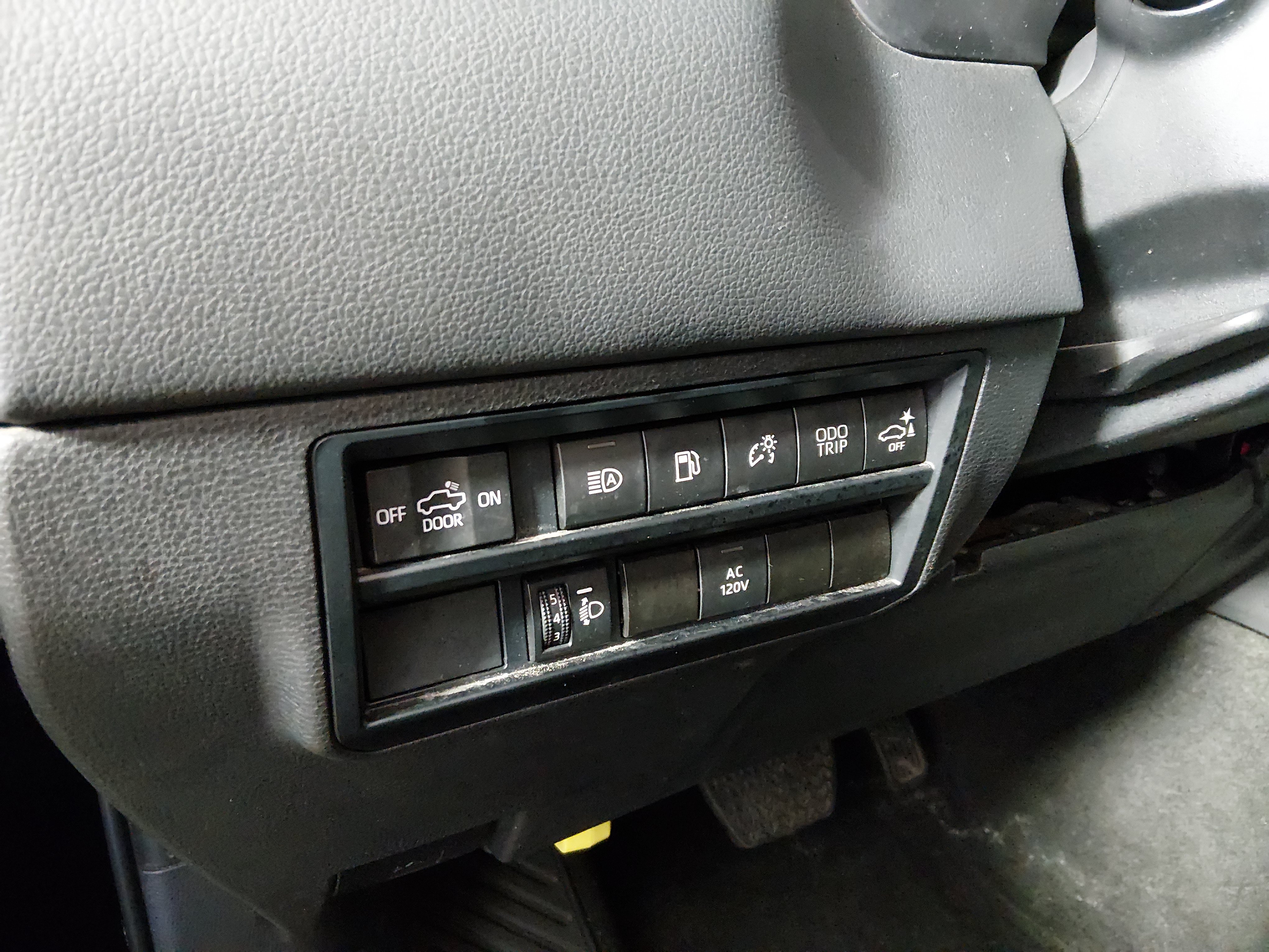 2023 Toyota Tundra Limited - Photo 13