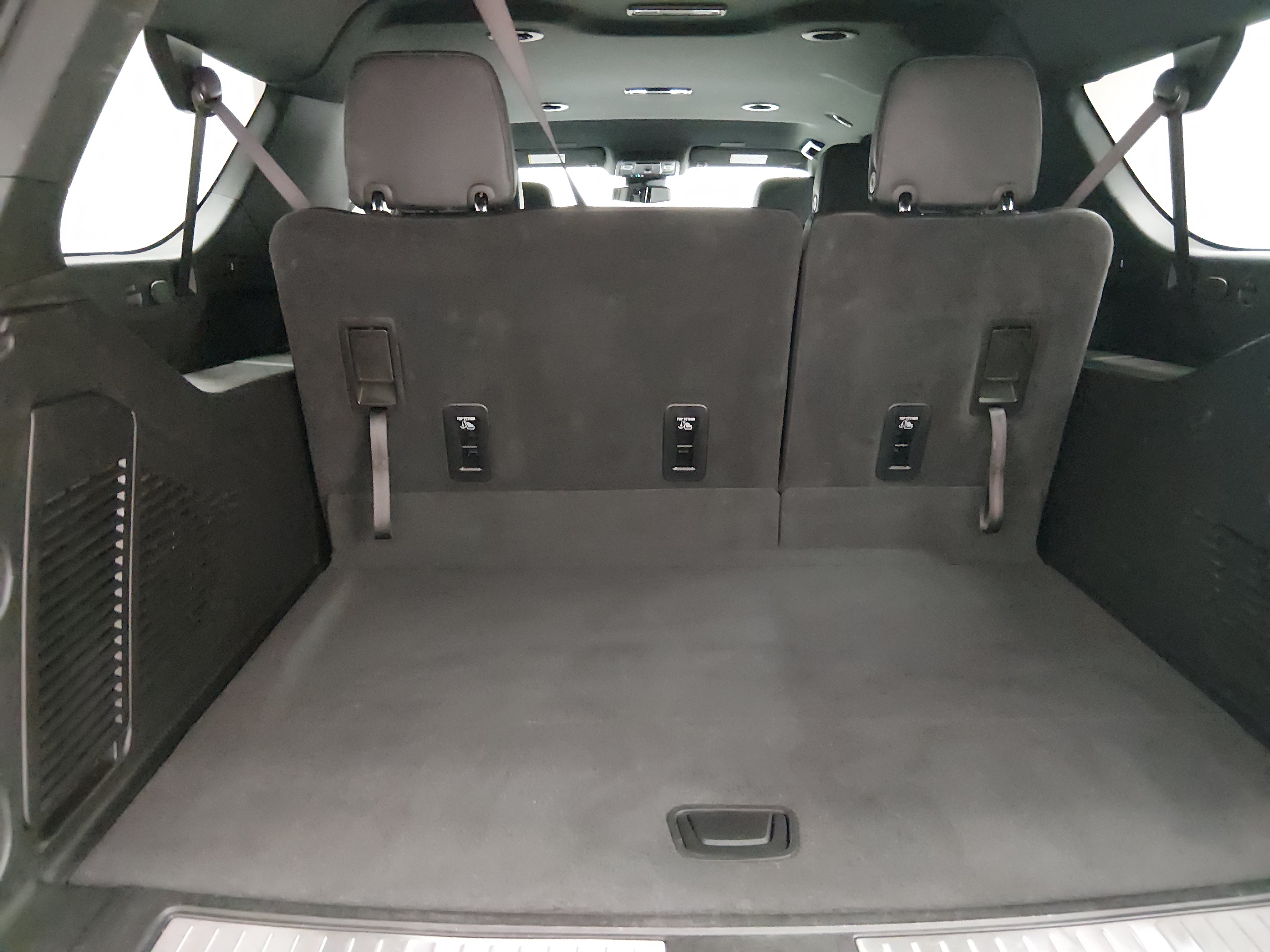 2025 Chevrolet Suburban Z71 - Photo 11