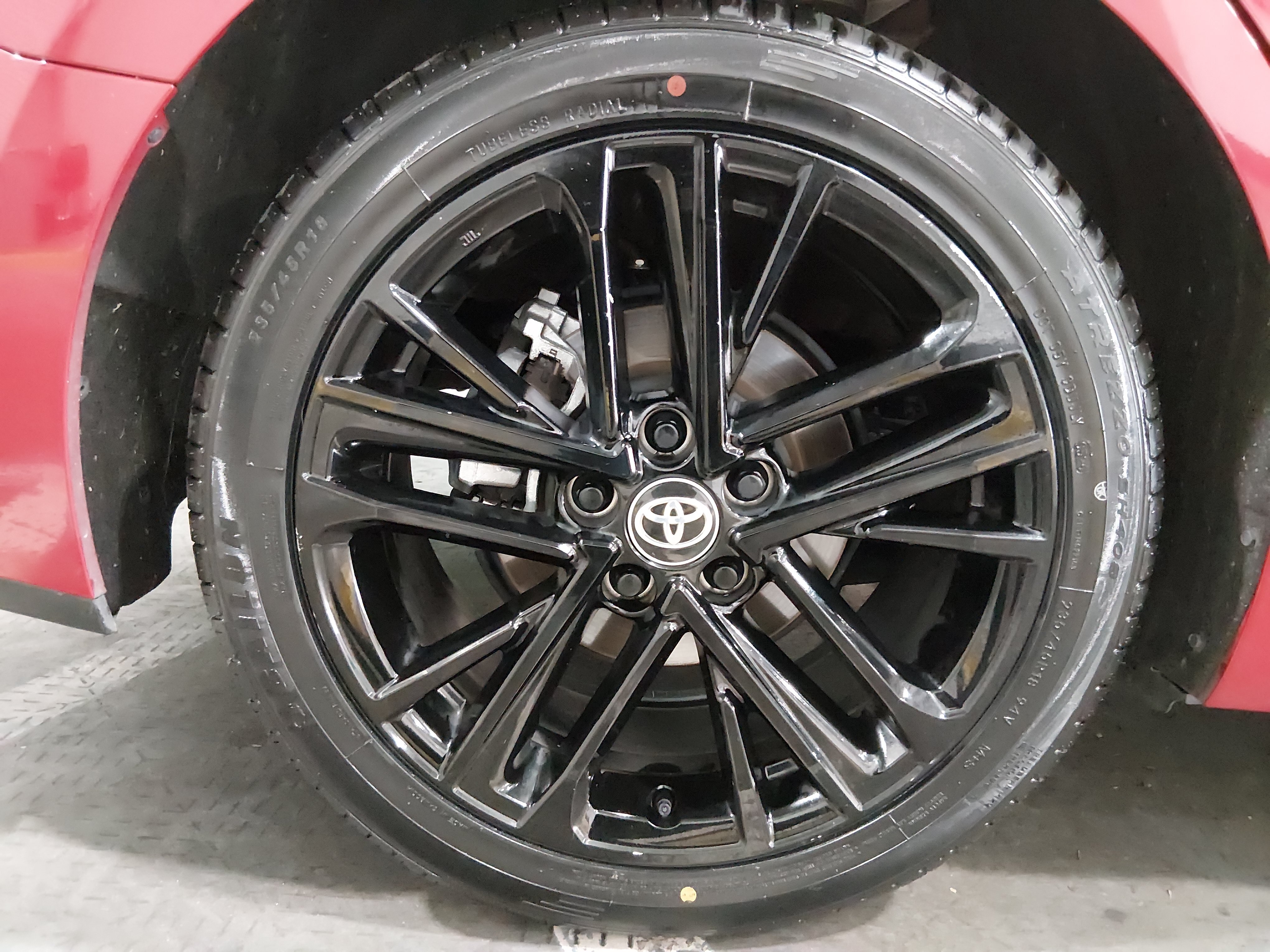 2025 Toyota Camry SE - Photo 10