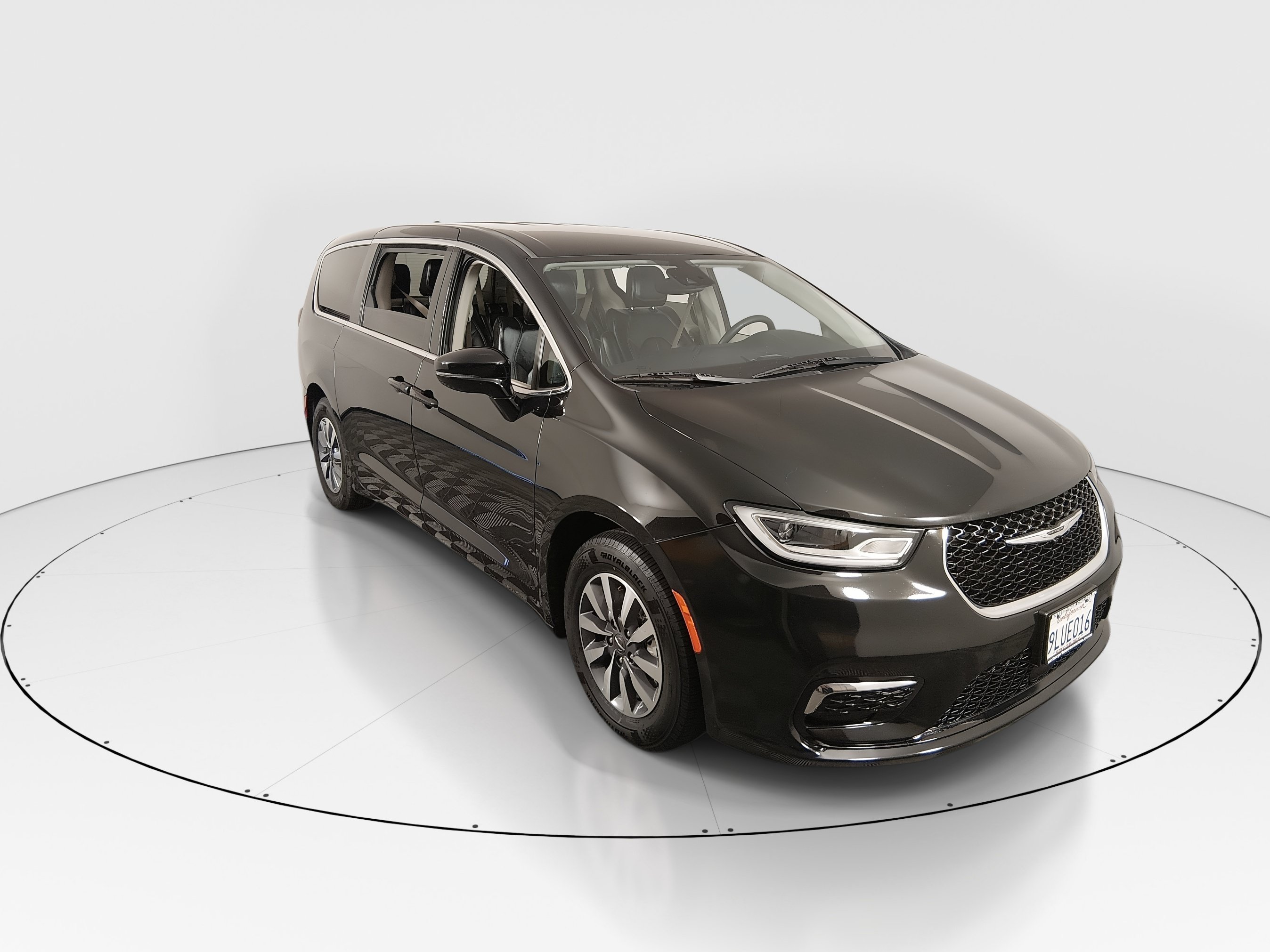 2024 Chrysler Pacifica PHEV