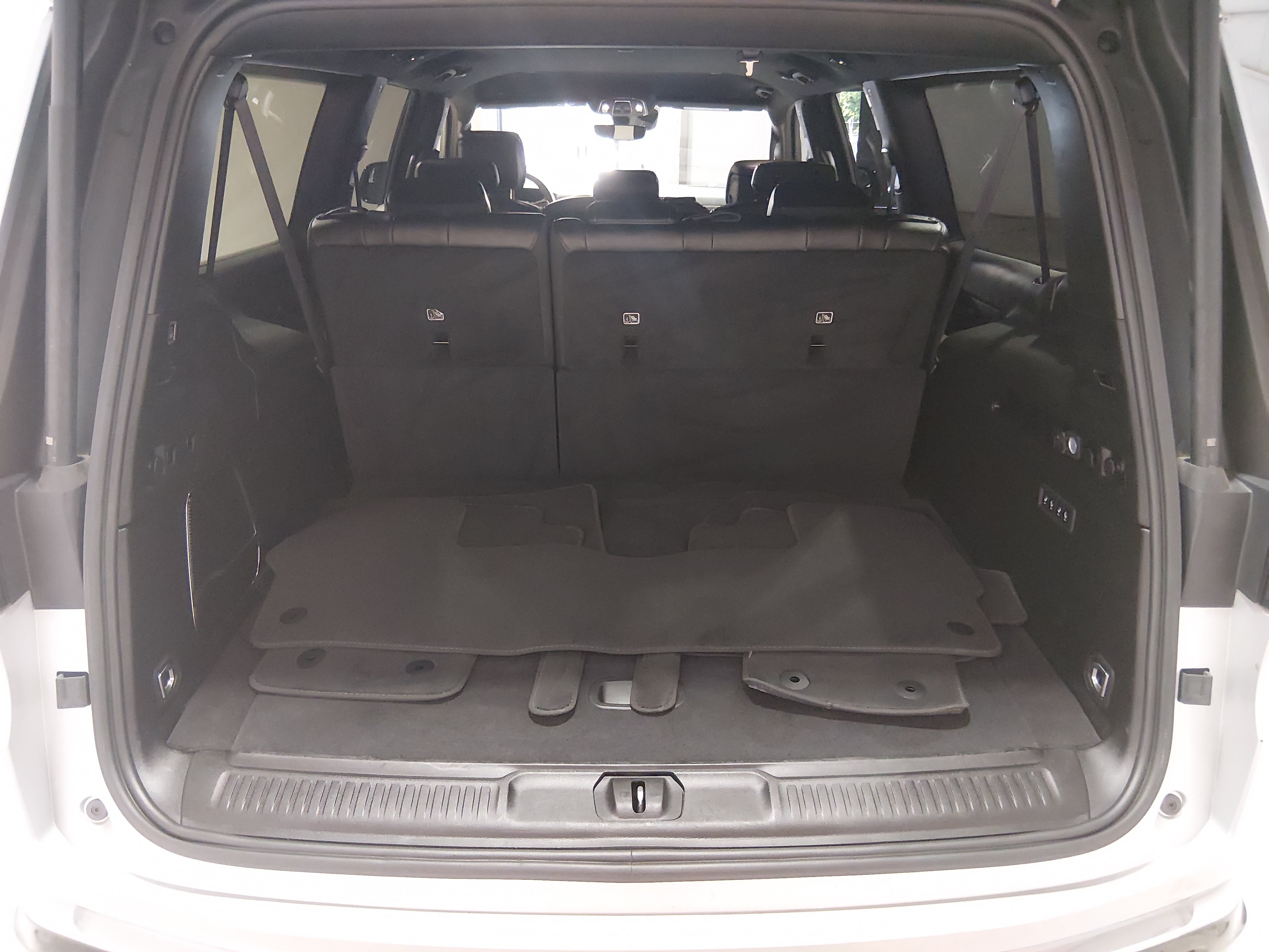2024 Jeep Wagoneer L Series II - Photo 11