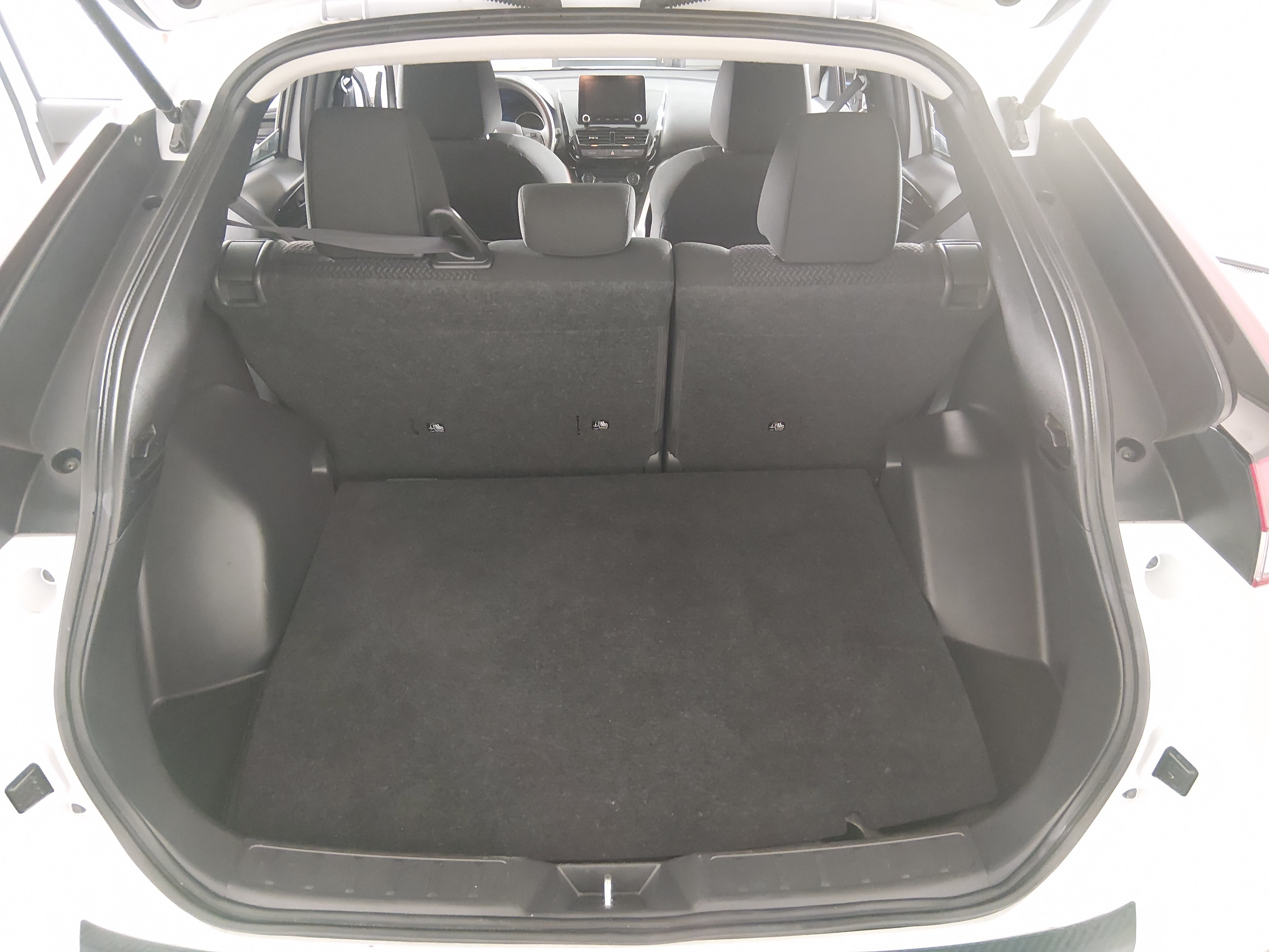 2024 Mitsubishi Eclipse Cross LE - Photo 11