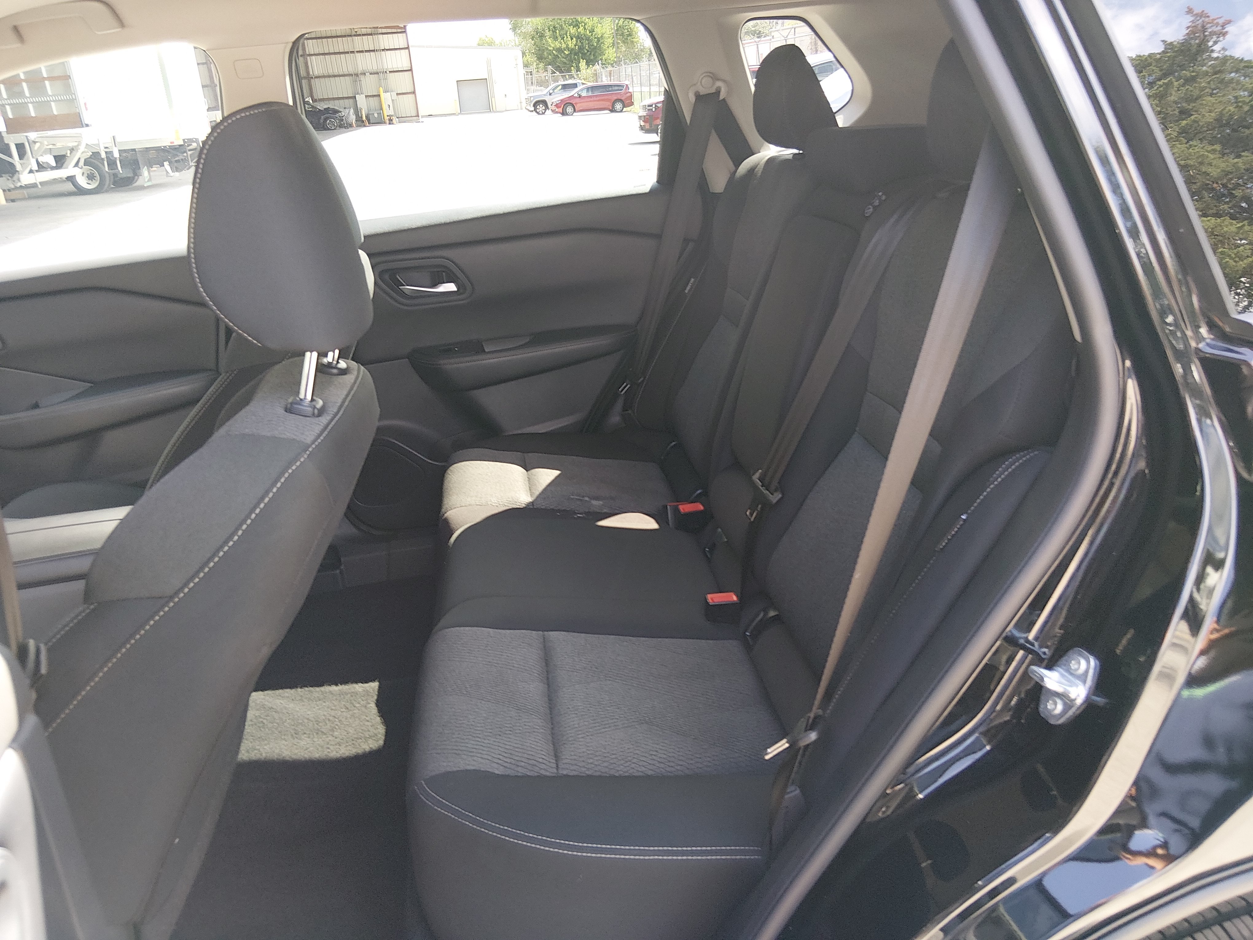2025 Nissan Rogue FWD SV, photo 19