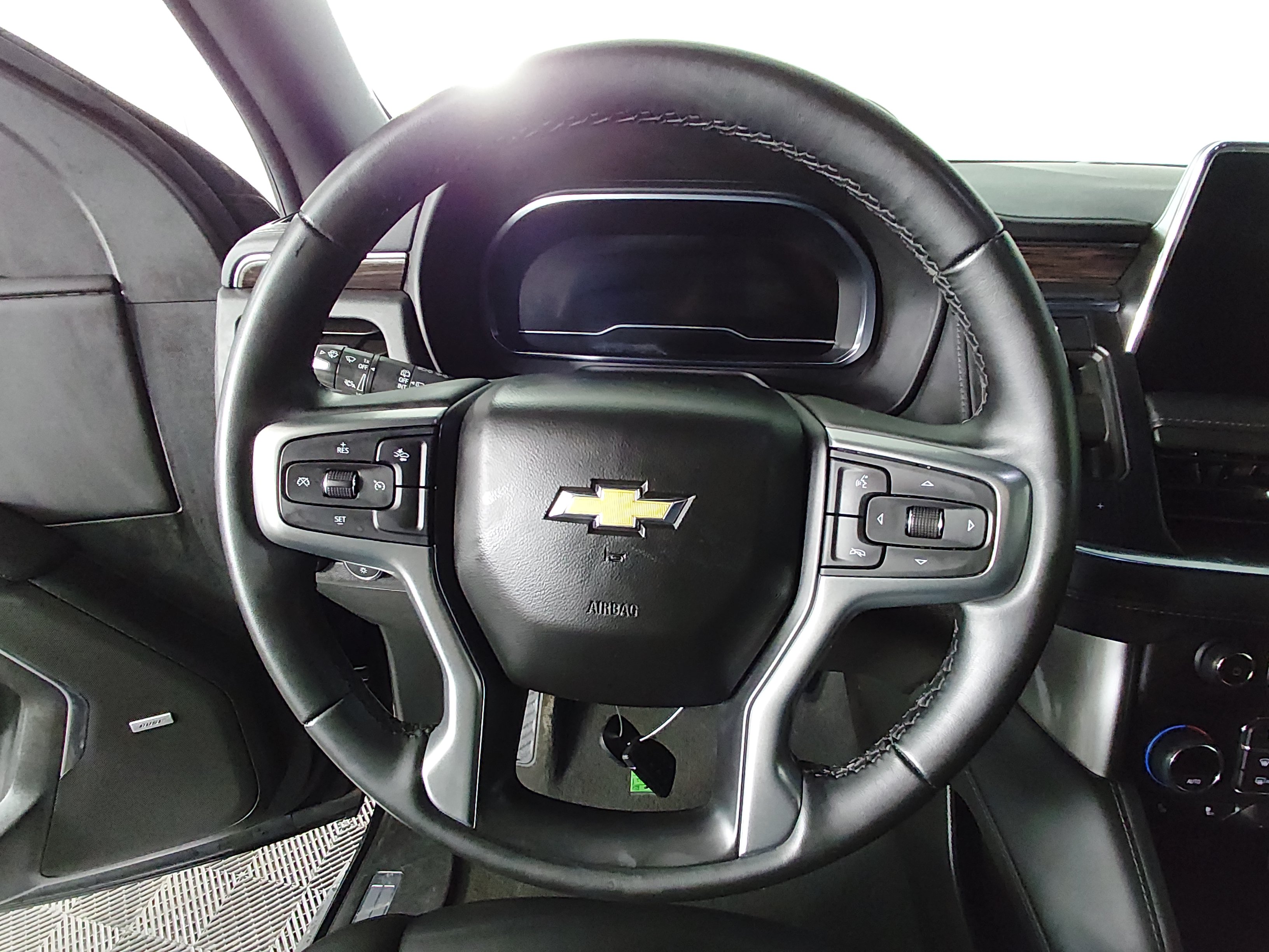 2024 Chevrolet Suburban LT - Photo 12