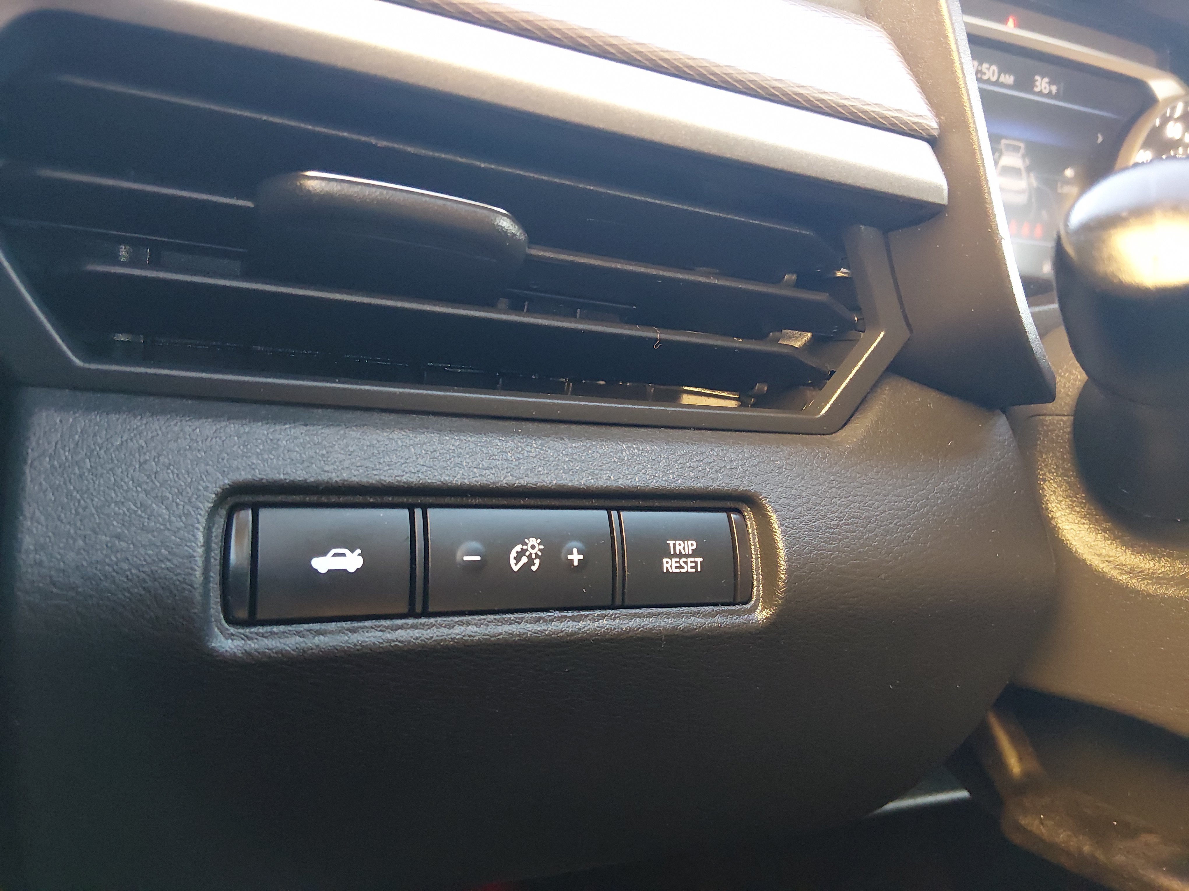 2024 Nissan Altima SR - Photo 18