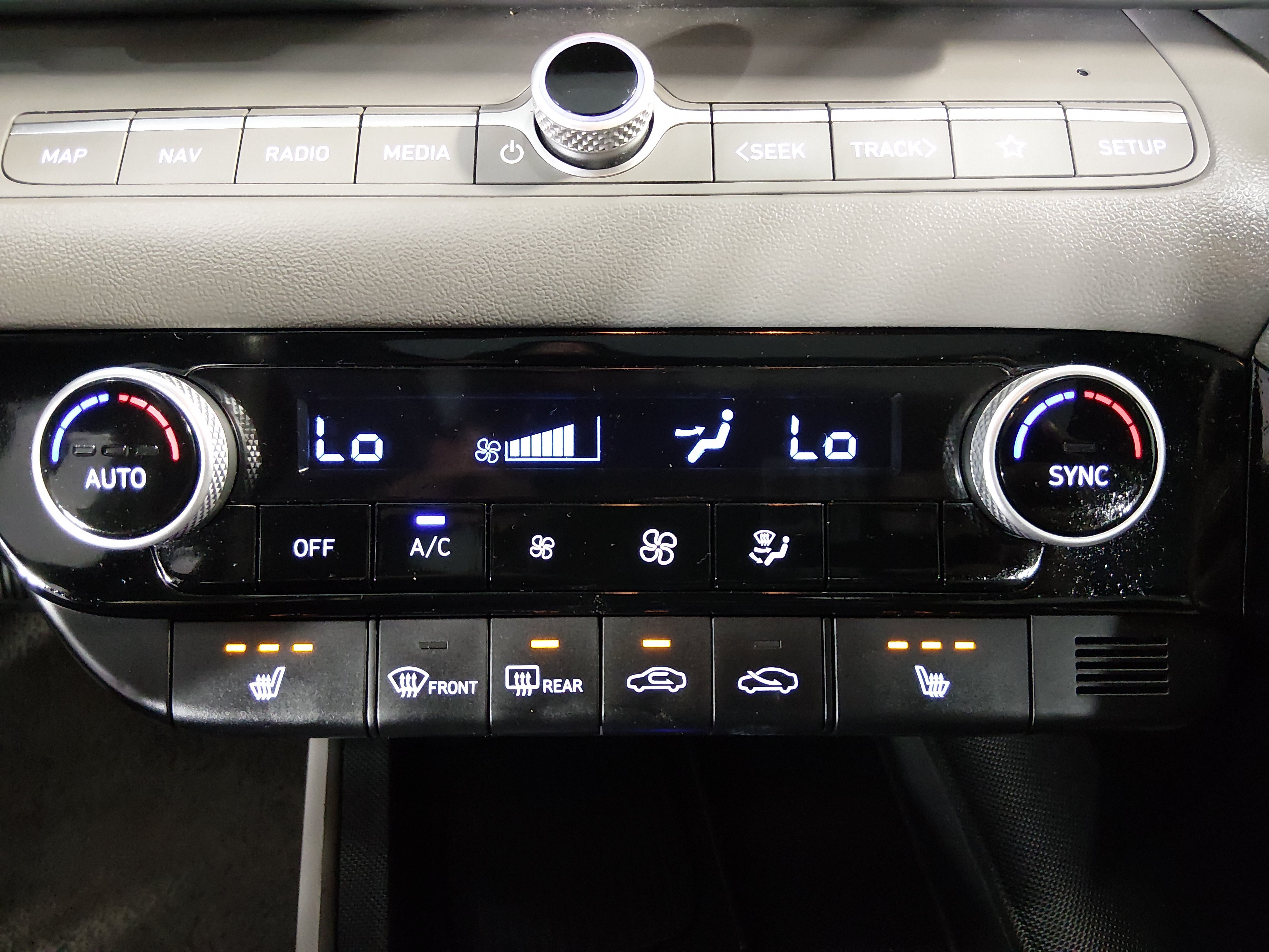 2025 Hyundai Elantra SEL - Photo 19