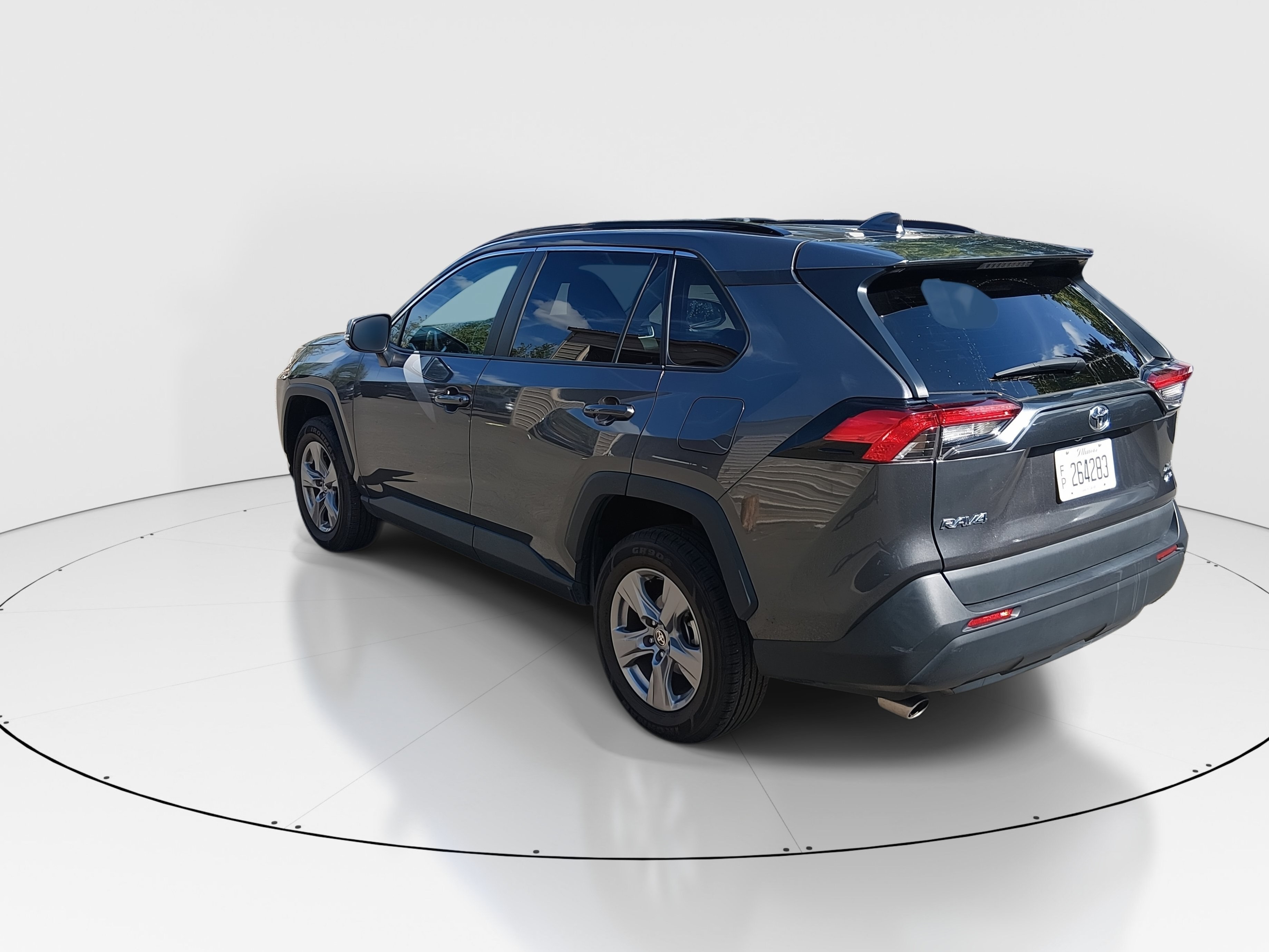 2024 Toyota RAV4 XLE - Photo 5