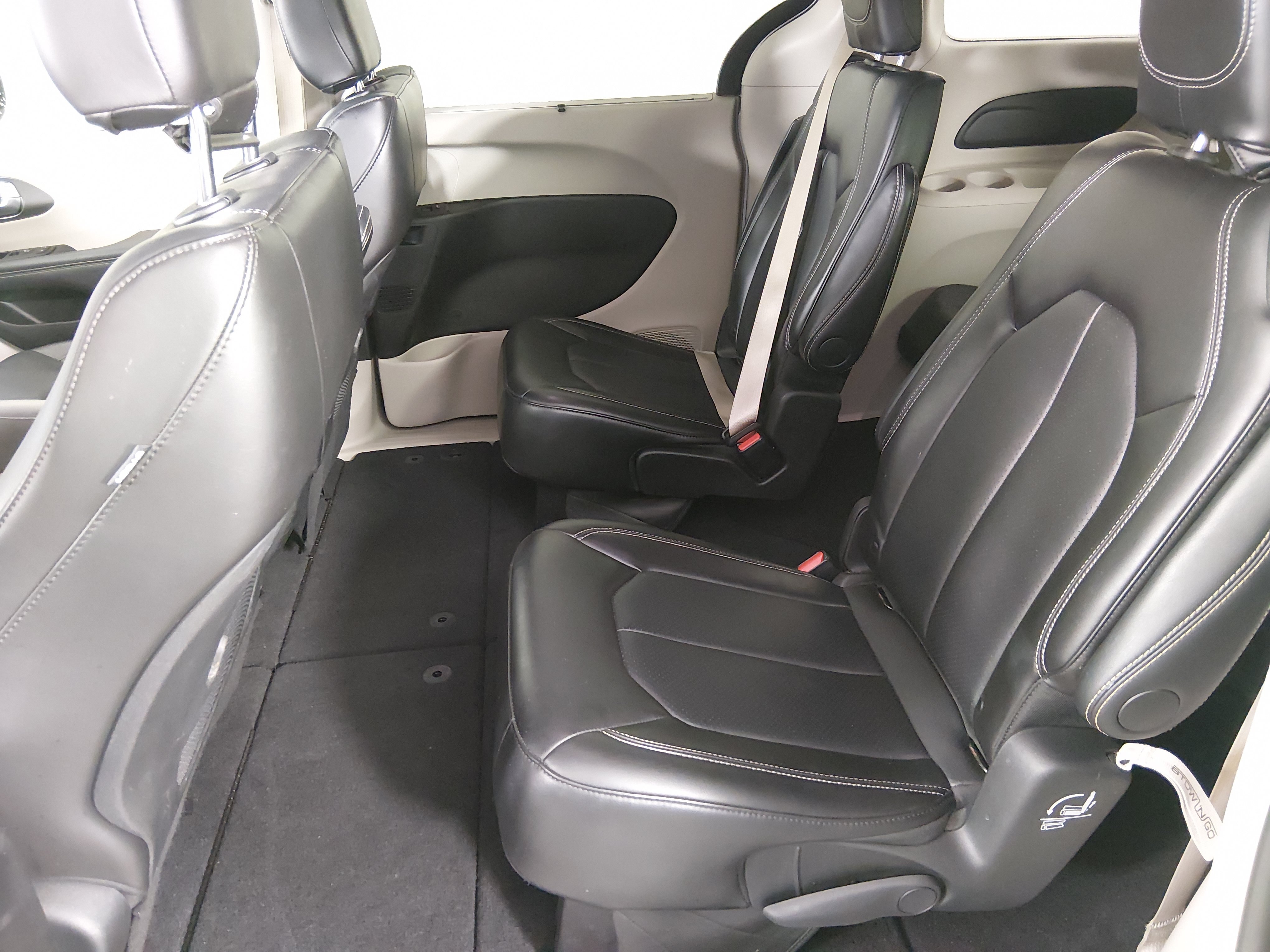 2024 Chrysler Pacifica Touring L - Photo 21