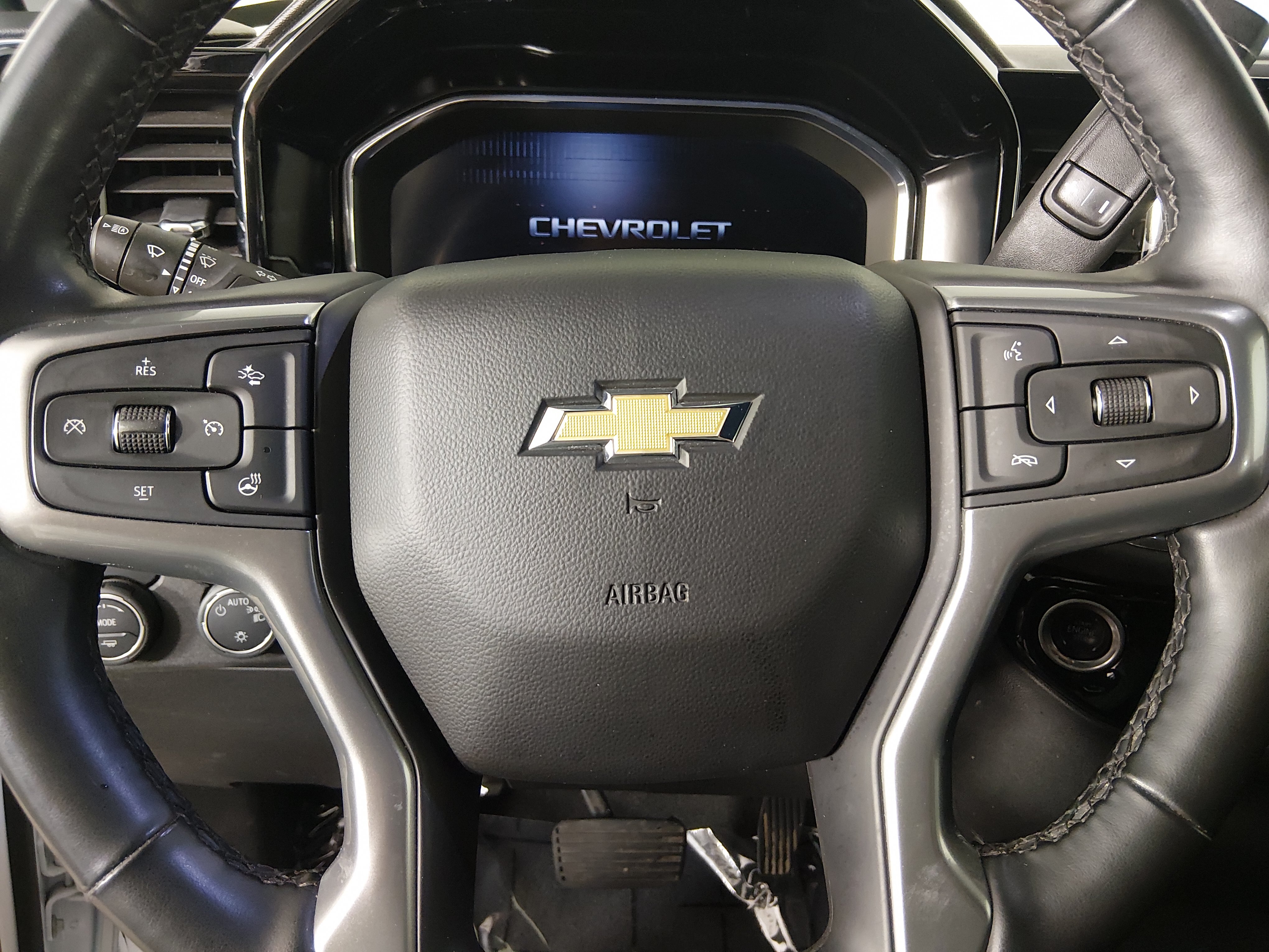 2025 Chevrolet Silverado 1500 LT - Photo 12