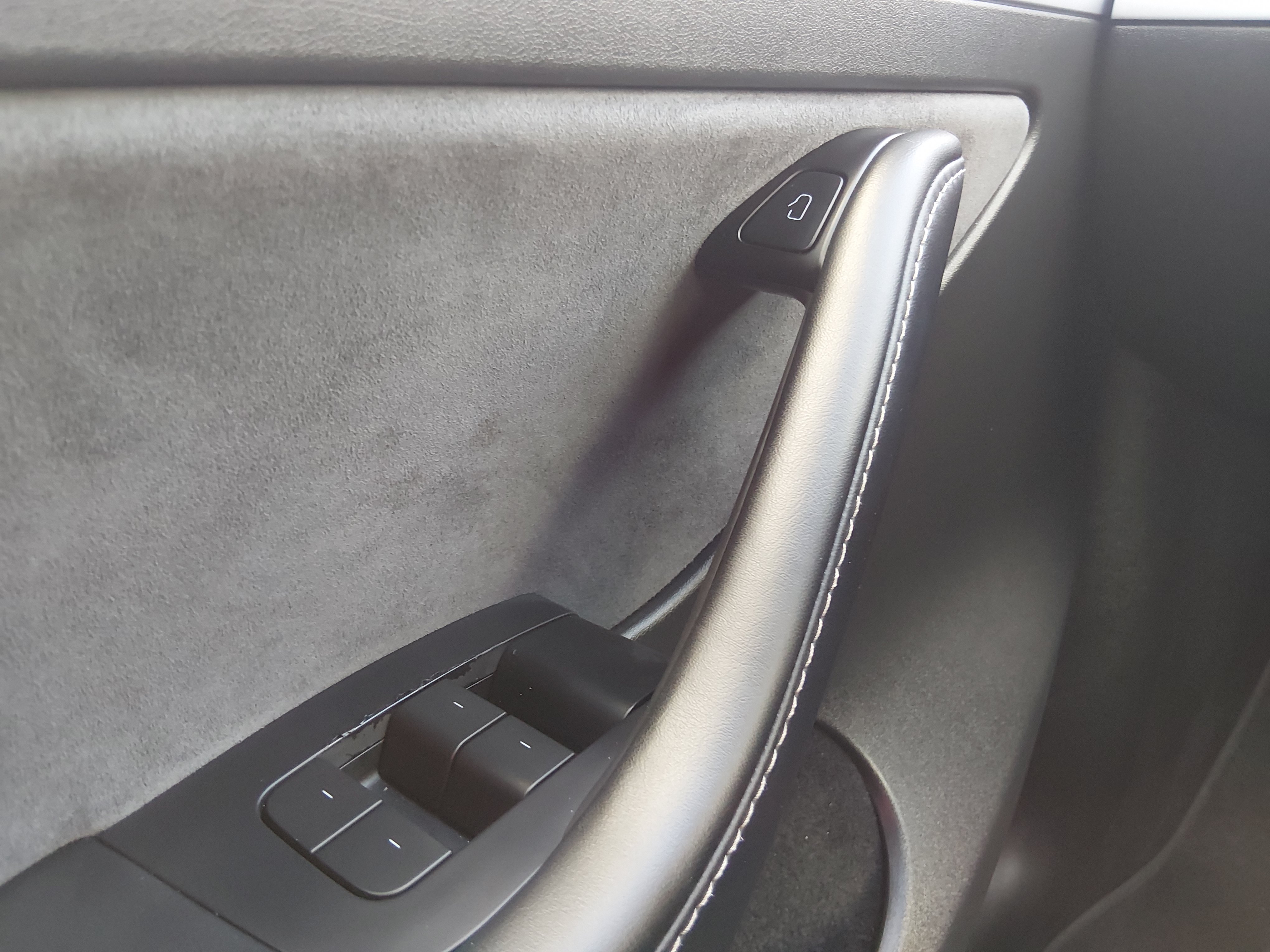 2024 Tesla Model Y Long Range - Photo 13