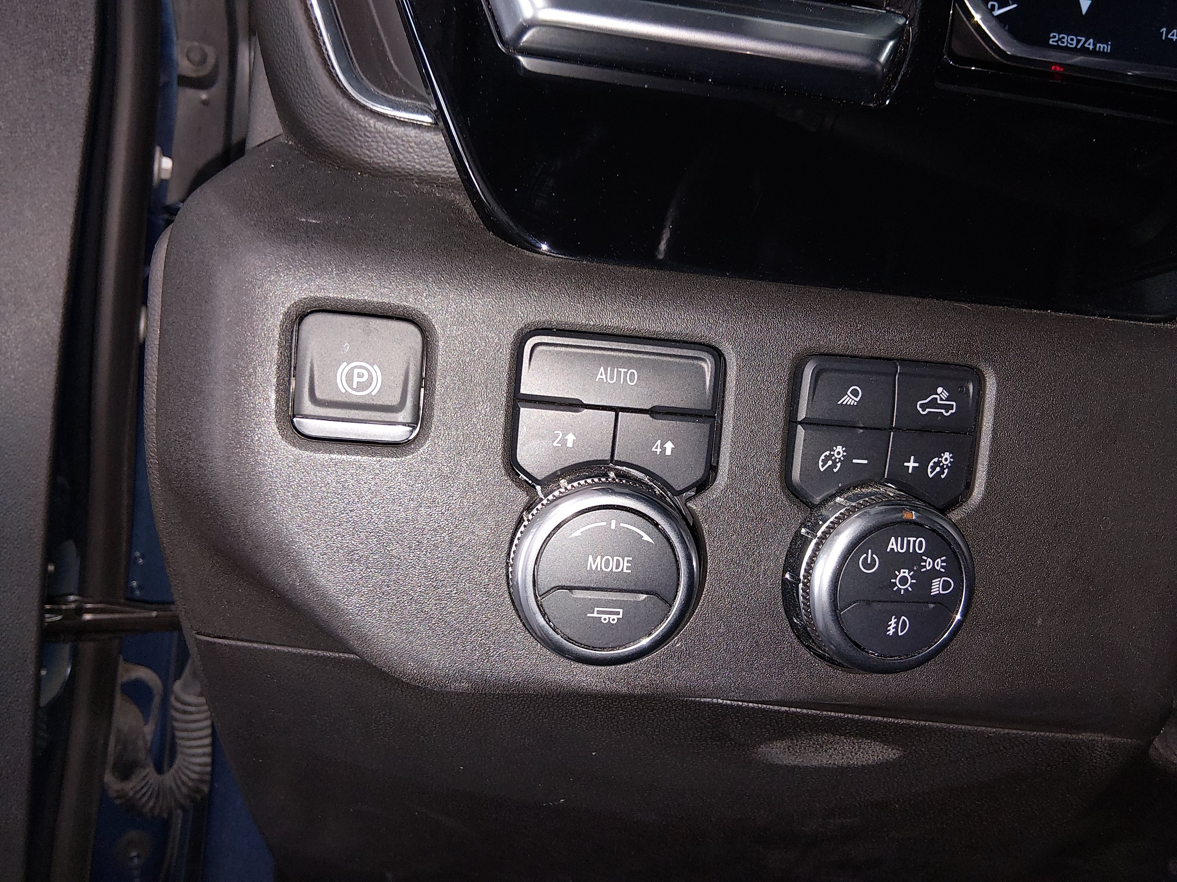 2024 GMC Sierra 1500 SLT - Photo 13