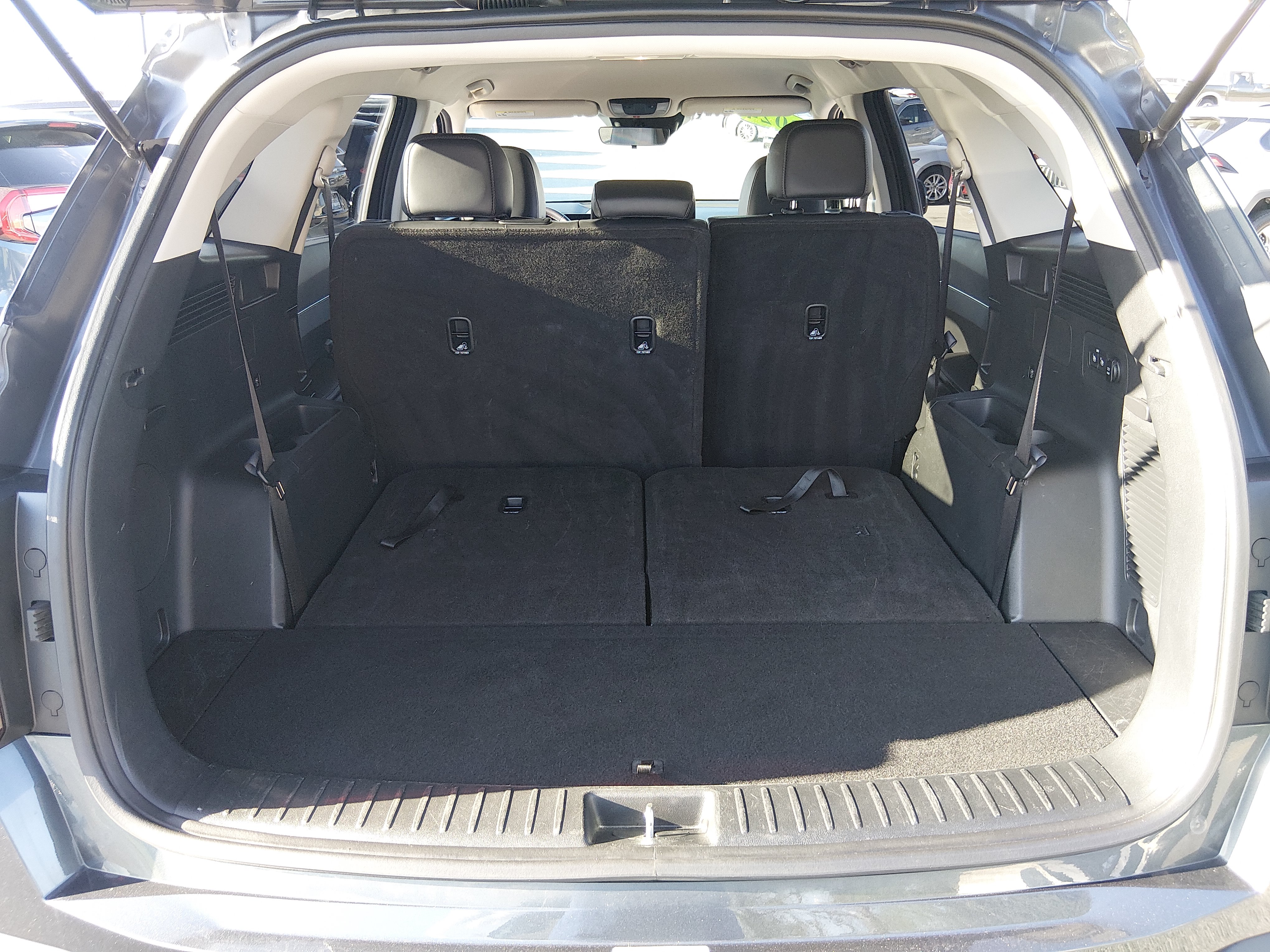 2024 Kia Sorento S - Photo 11