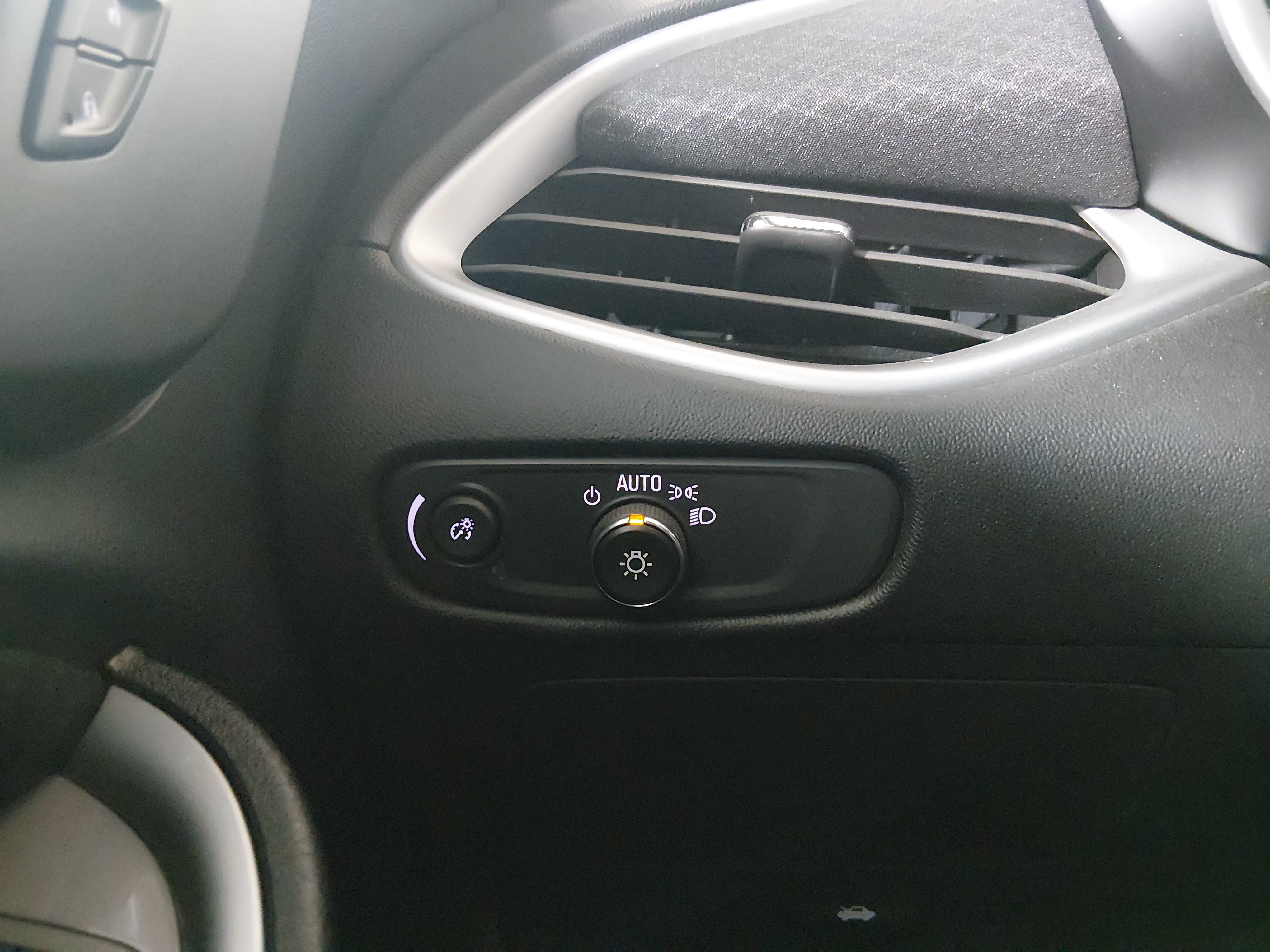 2024 Chevrolet Malibu 1LT - Photo 13