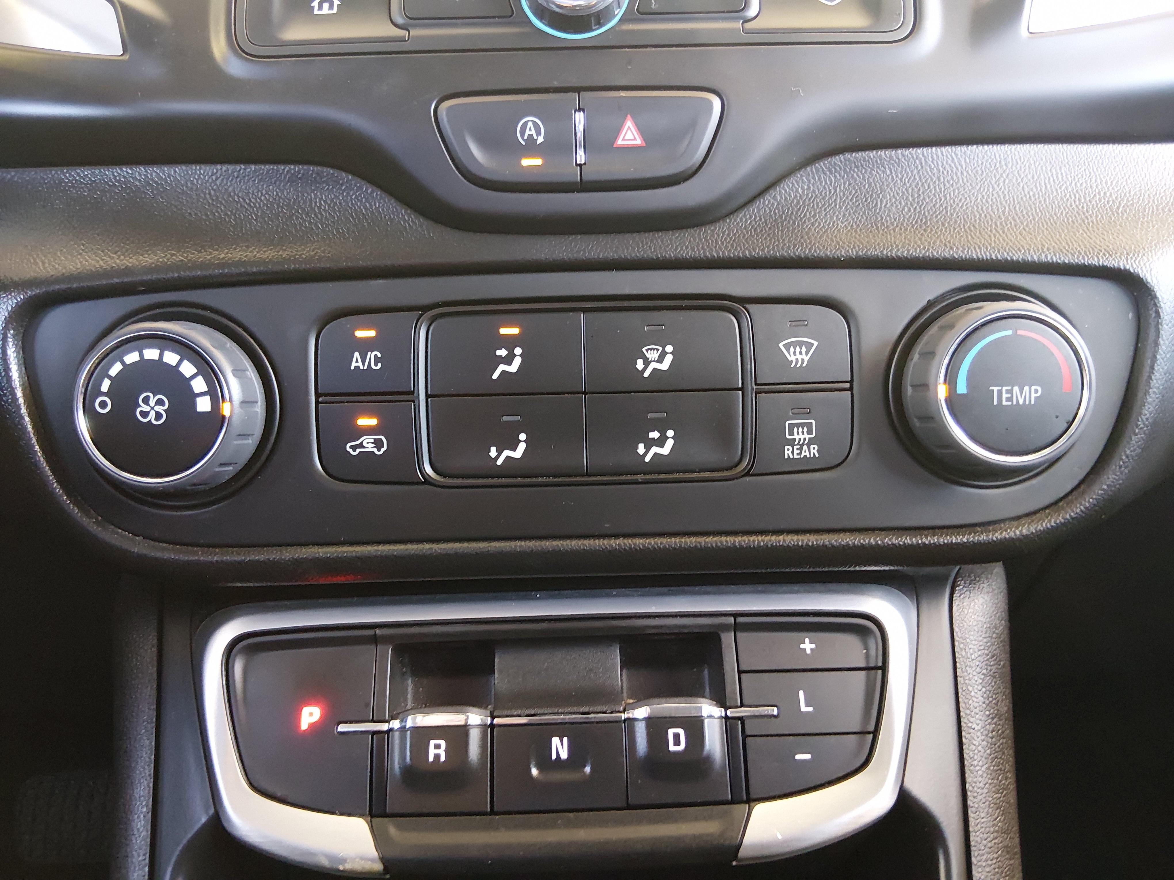 2024 GMC Terrain SLE - Photo 18