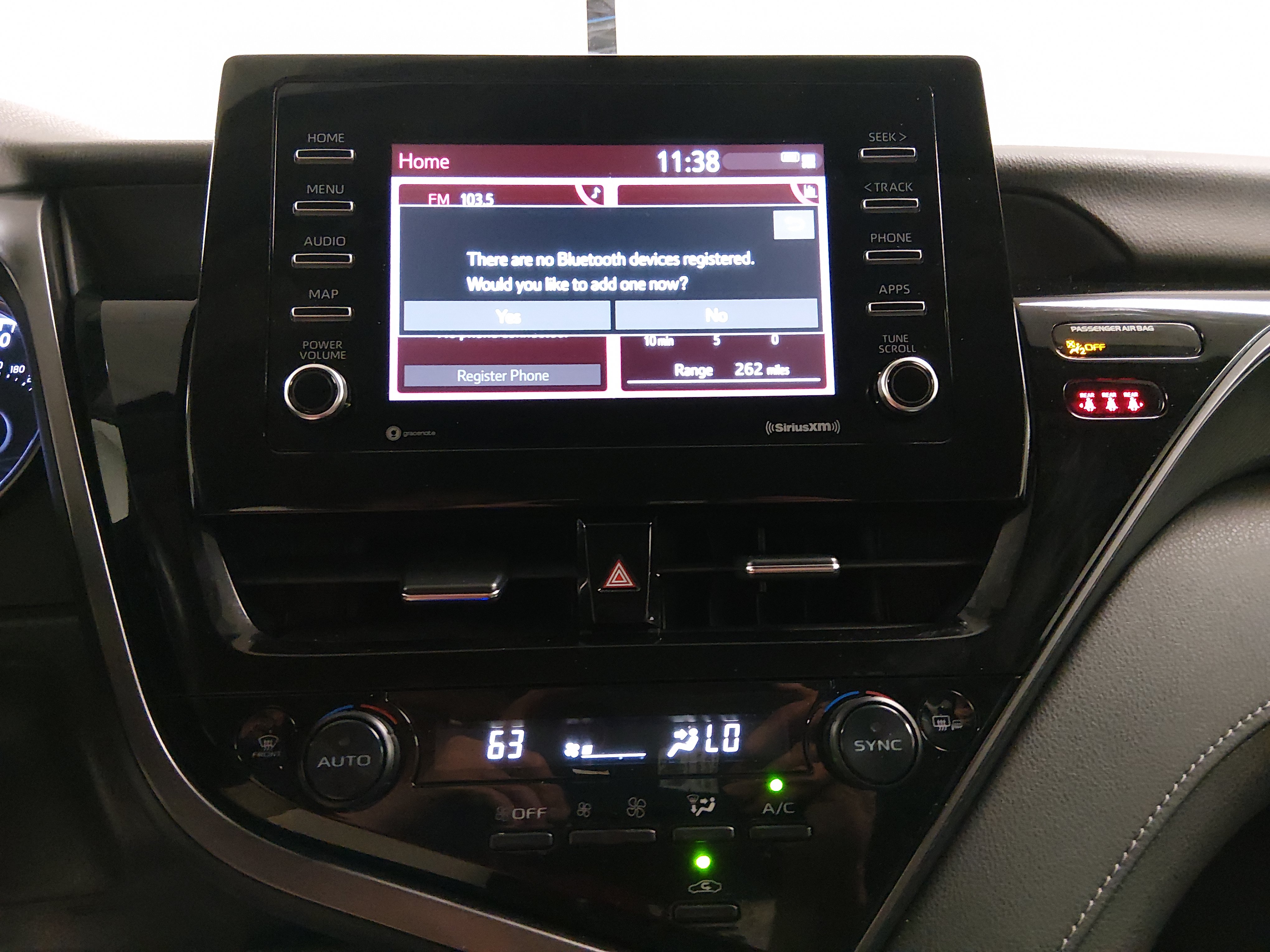 2023 Toyota Camry SE - Photo 13