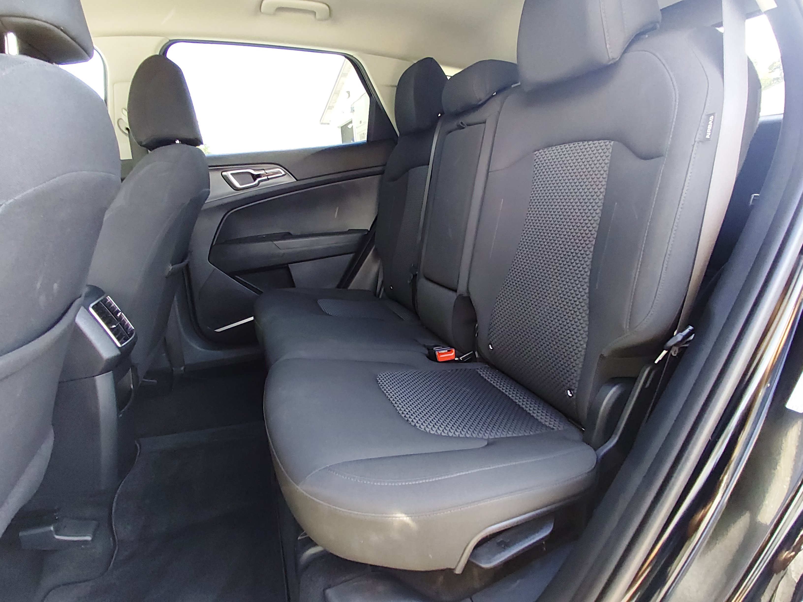 2025 Kia Sportage LX - Photo 18