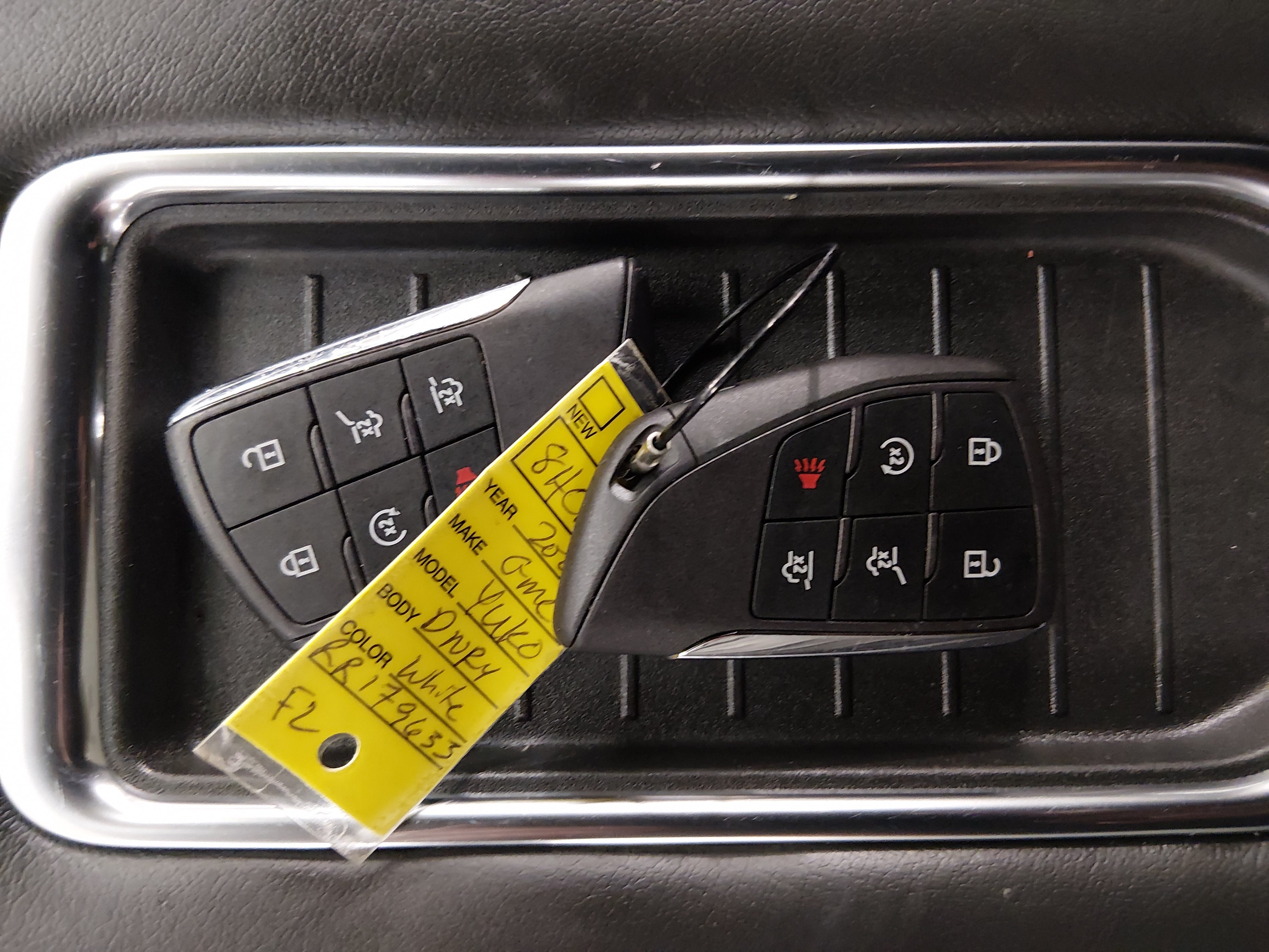 2024 GMC Yukon Denali - Photo 15