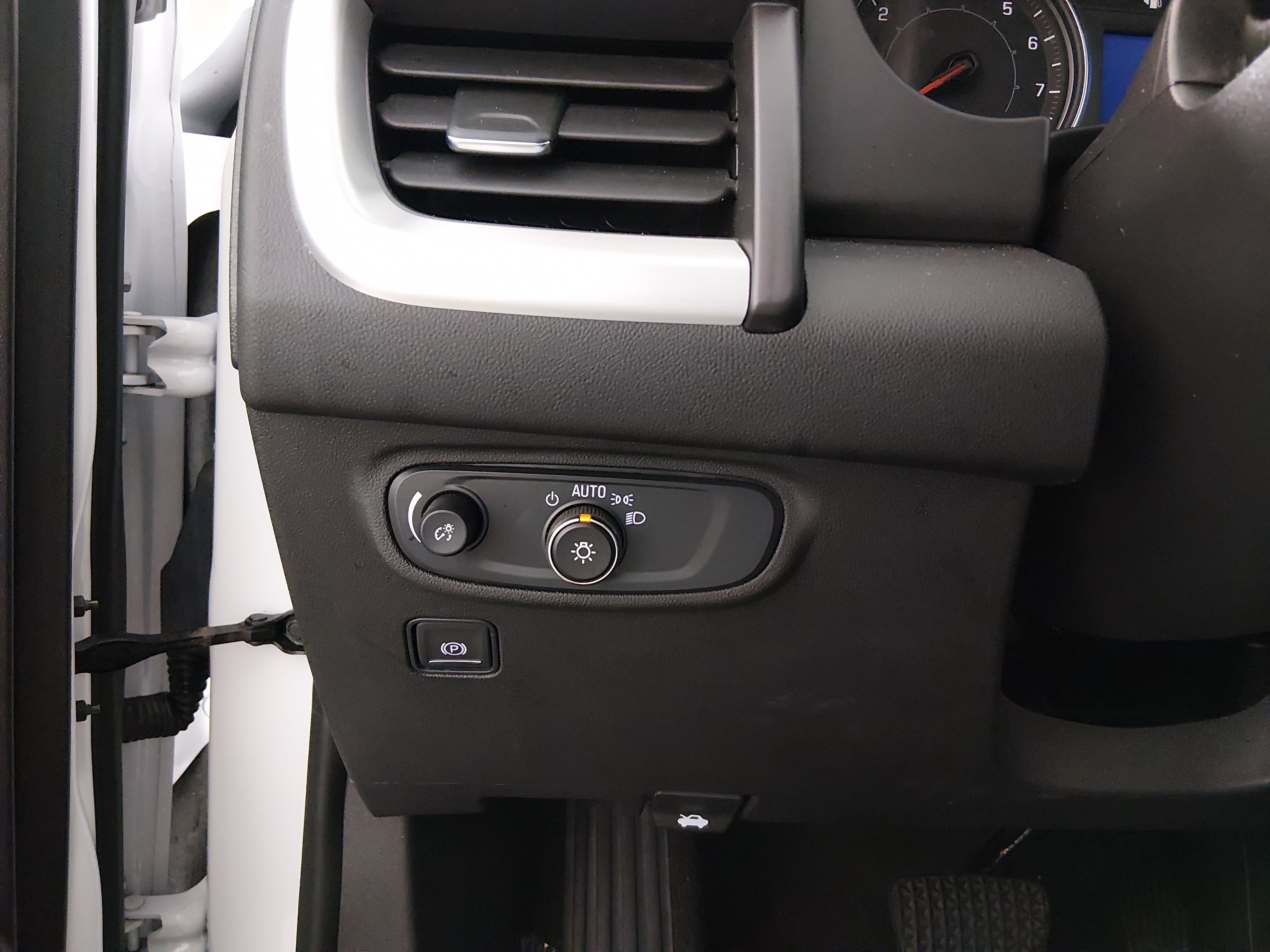 2024 GMC Terrain SLE - Photo 13