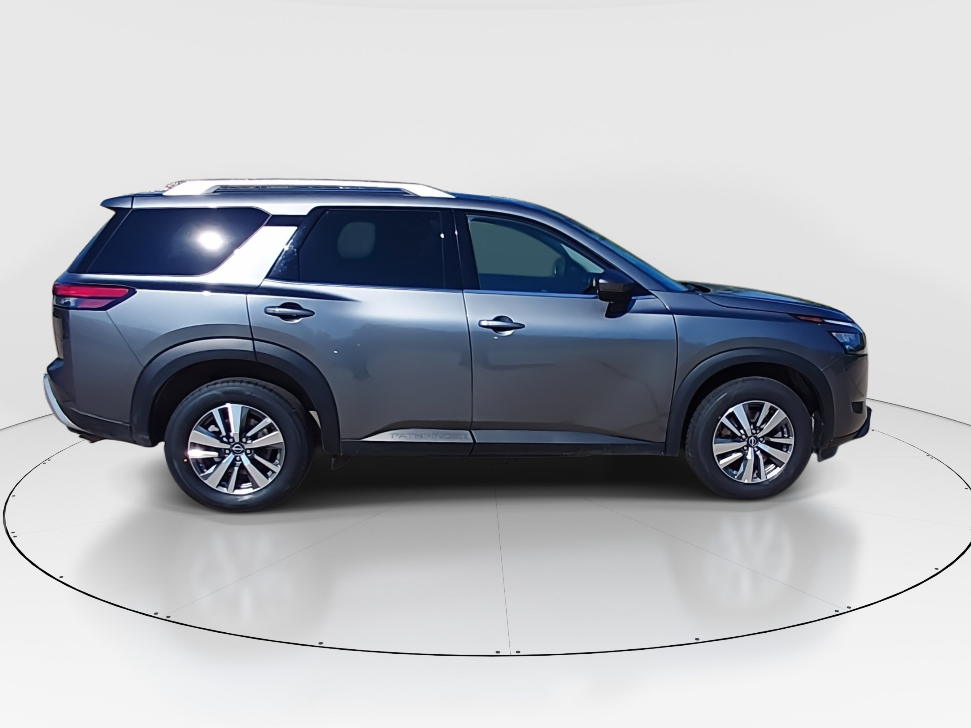 2025 Nissan Pathfinder SL - Photo 8