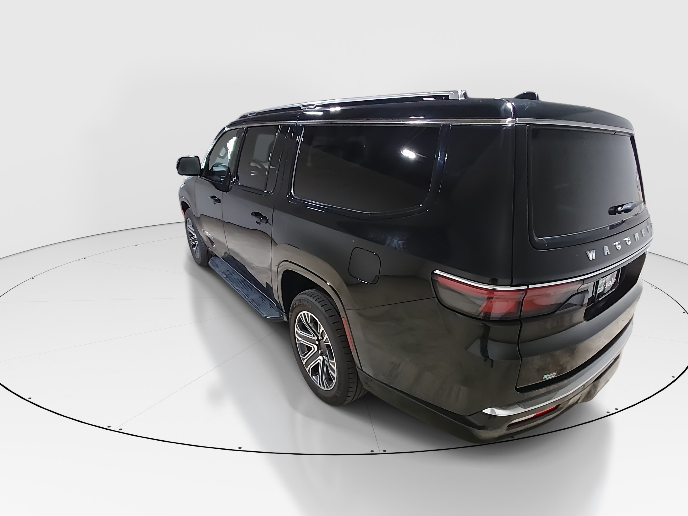 2024 Jeep Wagoneer L Series II - Photo 5