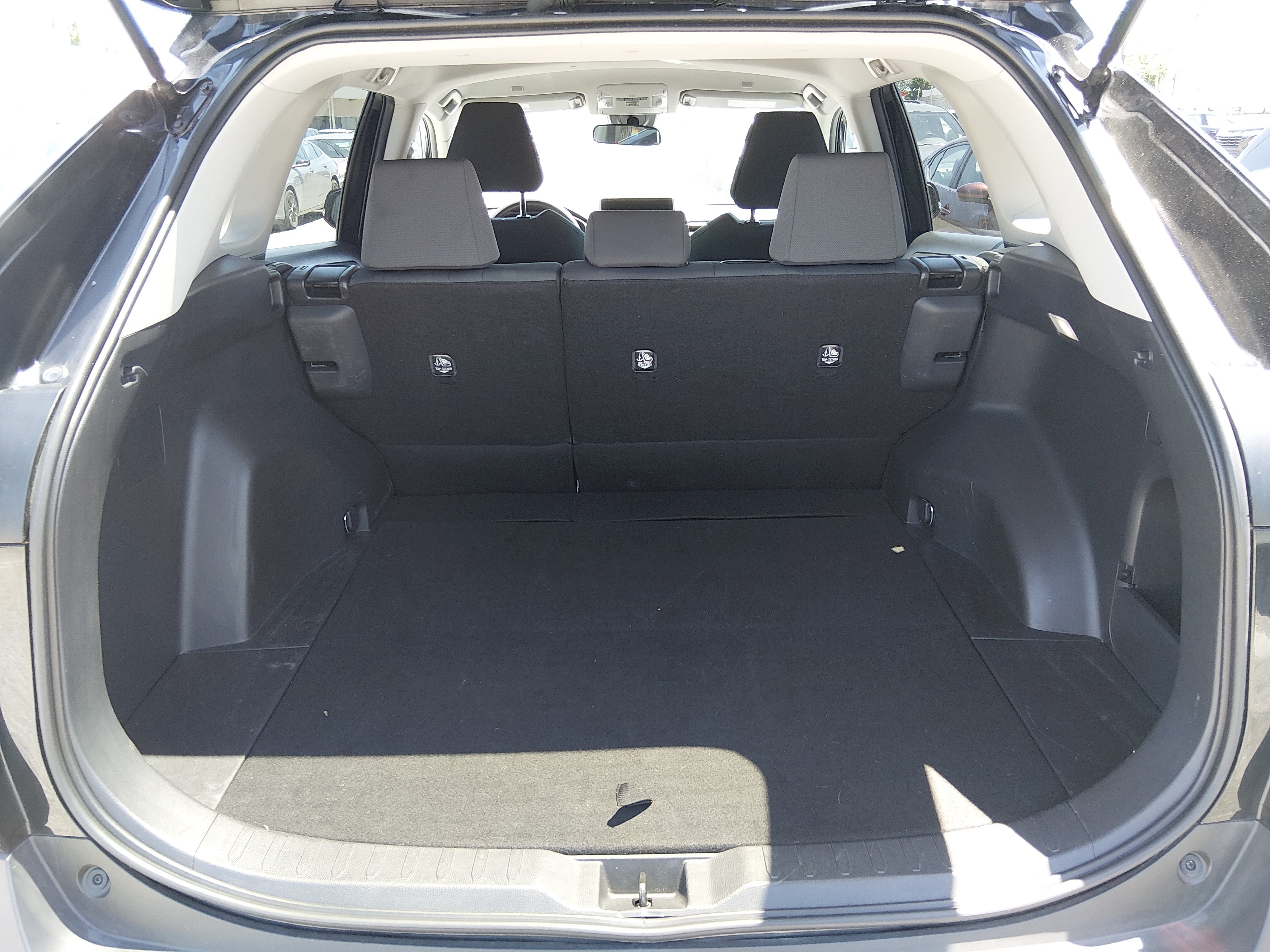 2023 Toyota RAV4 XLE - Photo 11