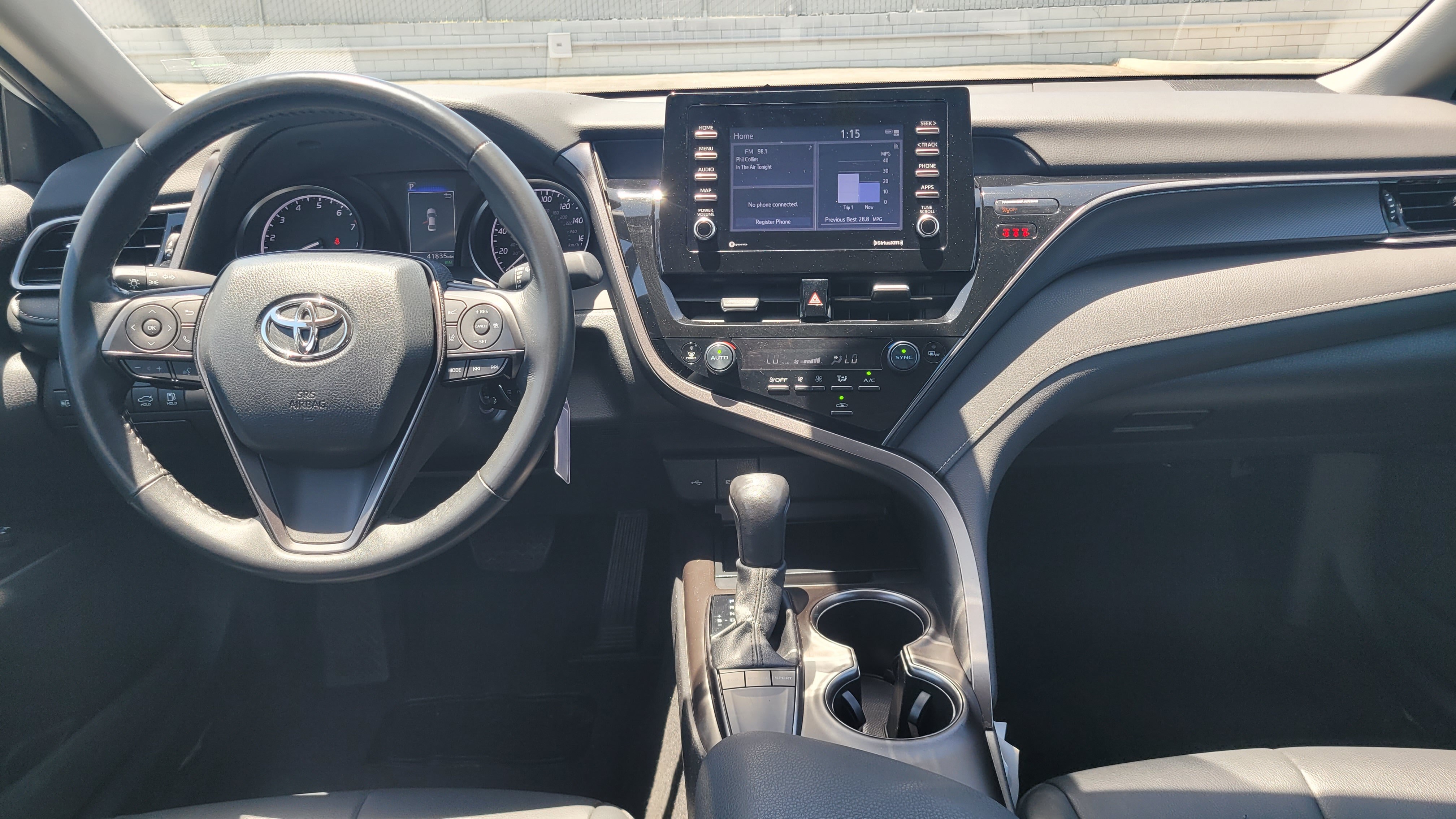 2024 Toyota Camry SE - Photo 14